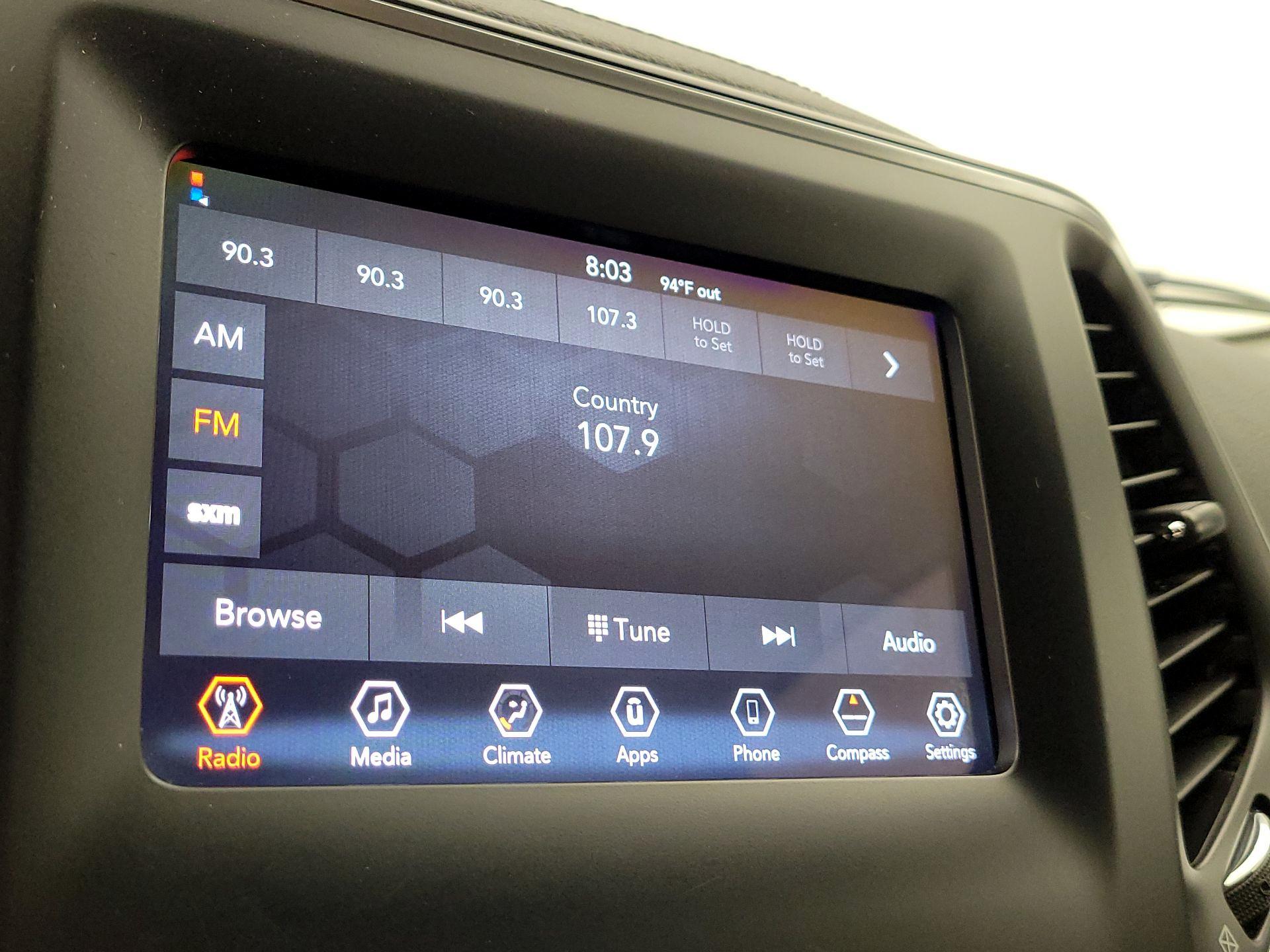 Thumbnail: 2019 Jeep Cherokee - 15