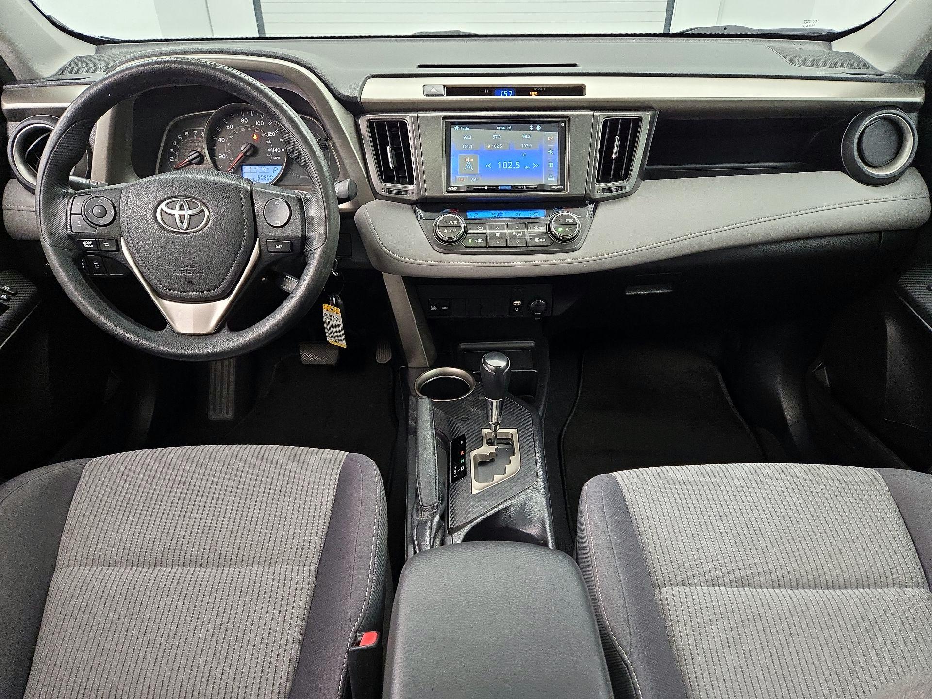 Thumbnail: 2015 Toyota RAV4 - 9