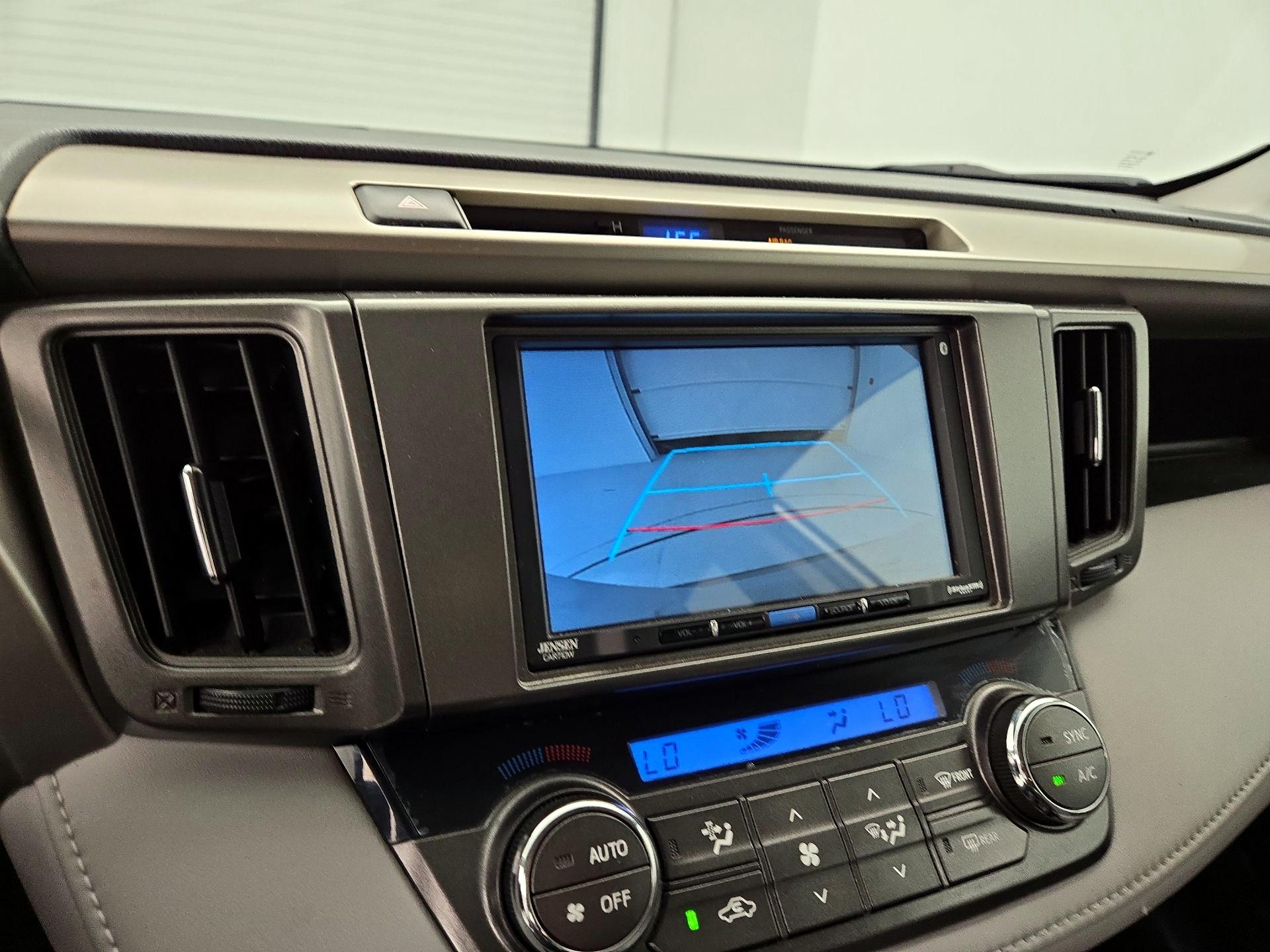 Thumbnail: 2015 Toyota RAV4 - 14