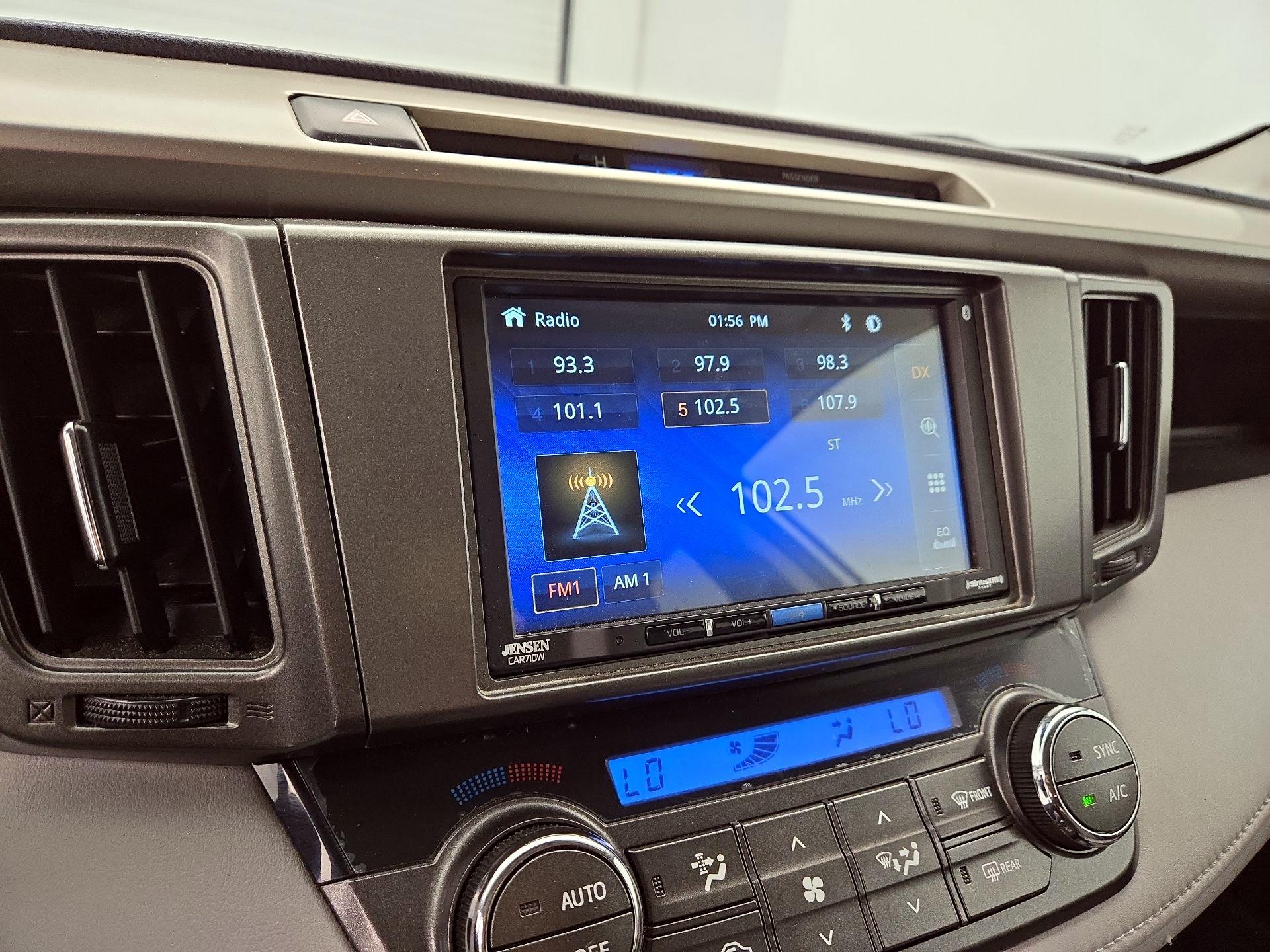 Thumbnail: 2015 Toyota RAV4 - 15