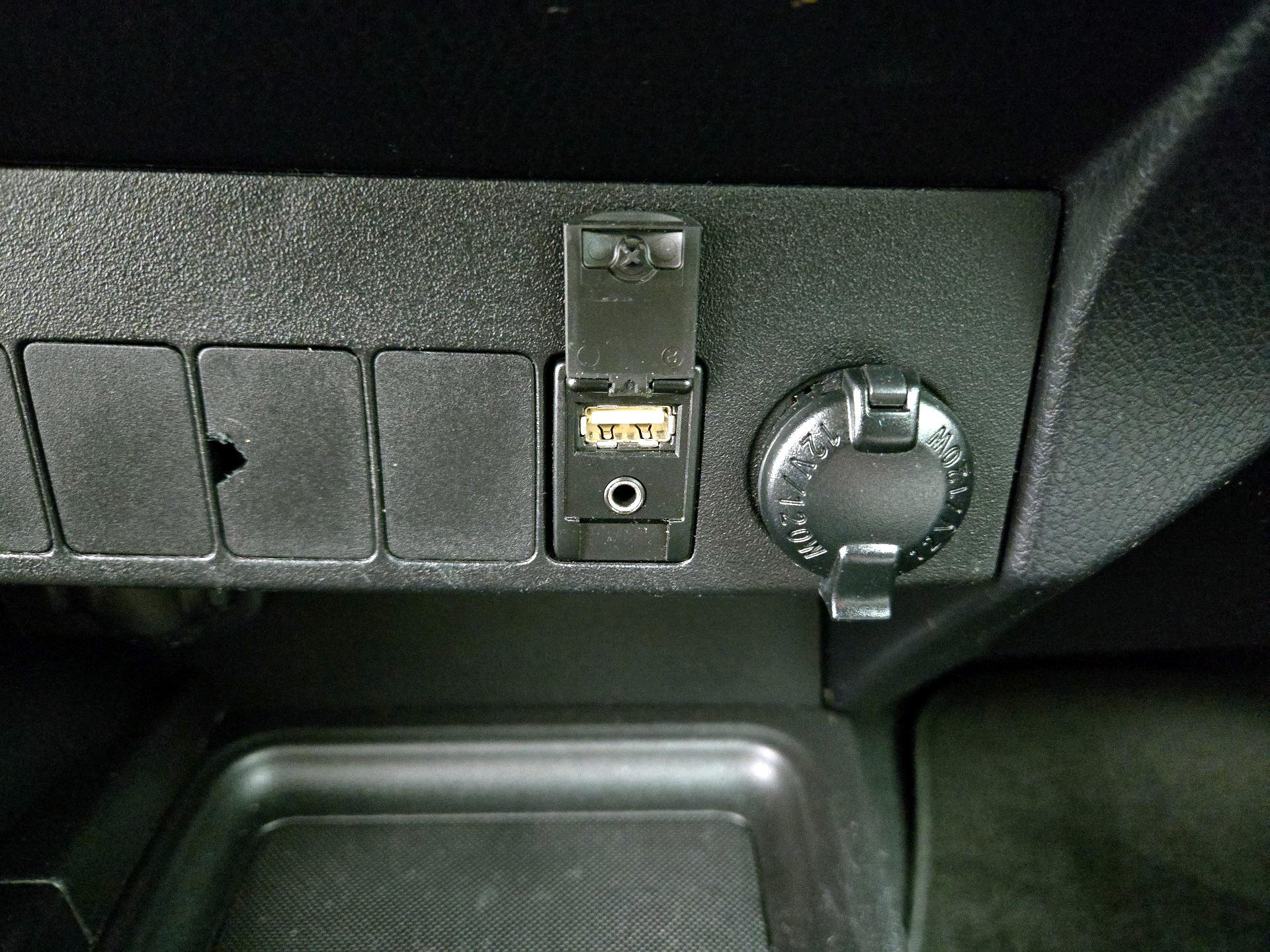 Thumbnail: 2015 Toyota RAV4 - 18
