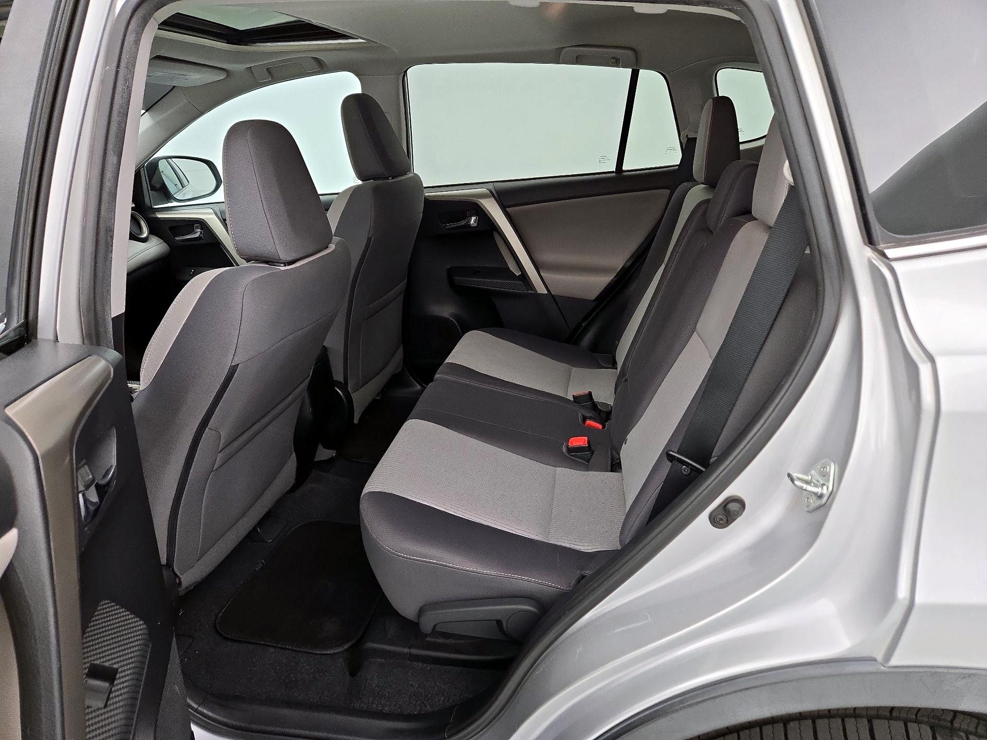 Thumbnail: 2015 Toyota RAV4 - 20