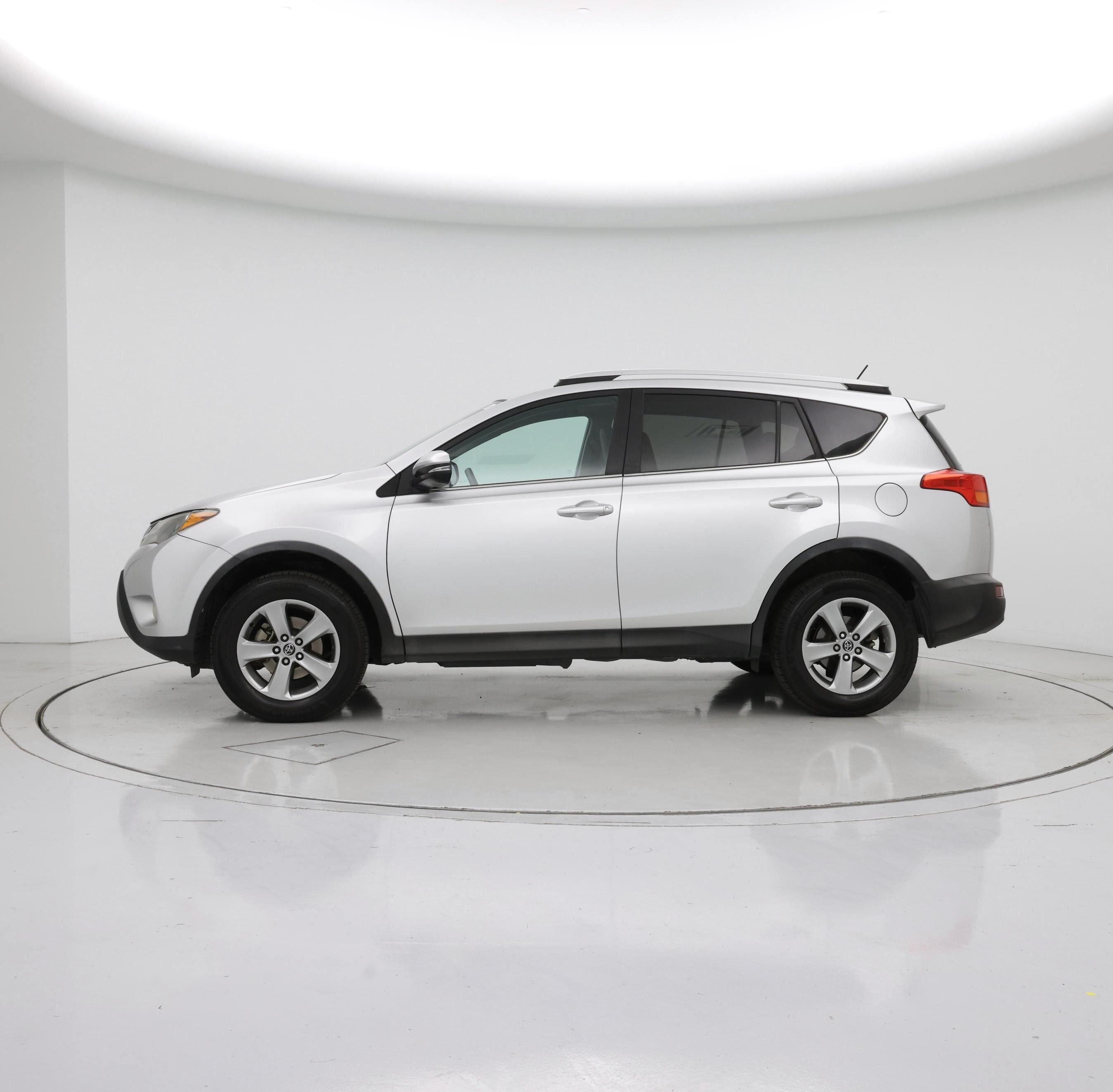 Thumbnail: 2015 Toyota RAV4 - 3