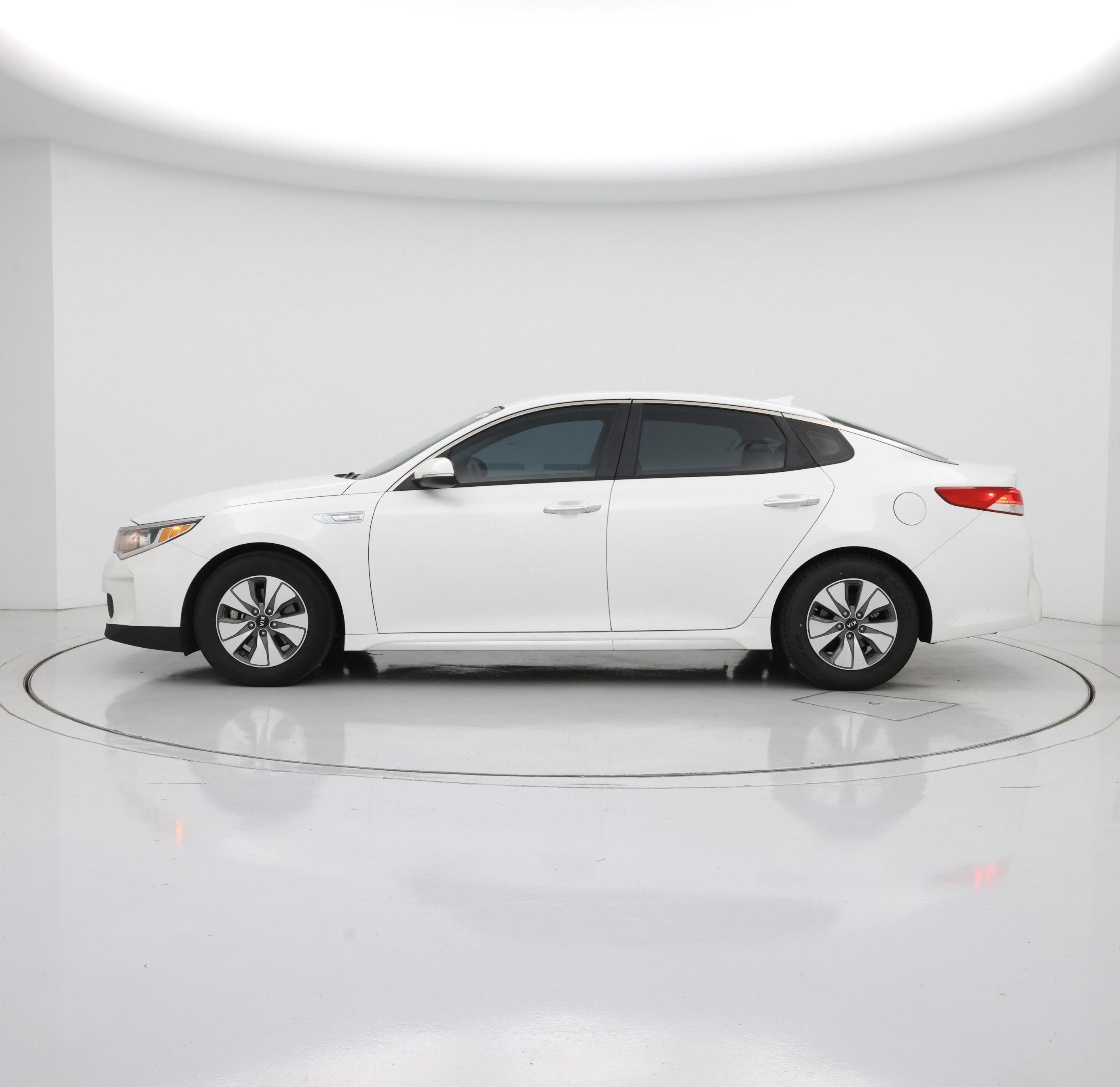 Thumbnail: 2017 Kia Optima - 3
