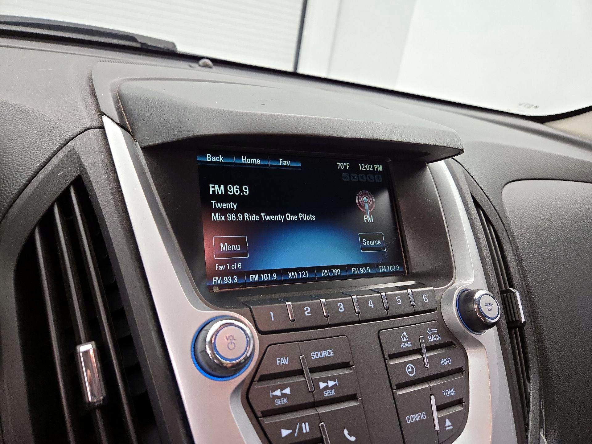 Thumbnail: 2015 Chevrolet Equinox - 14