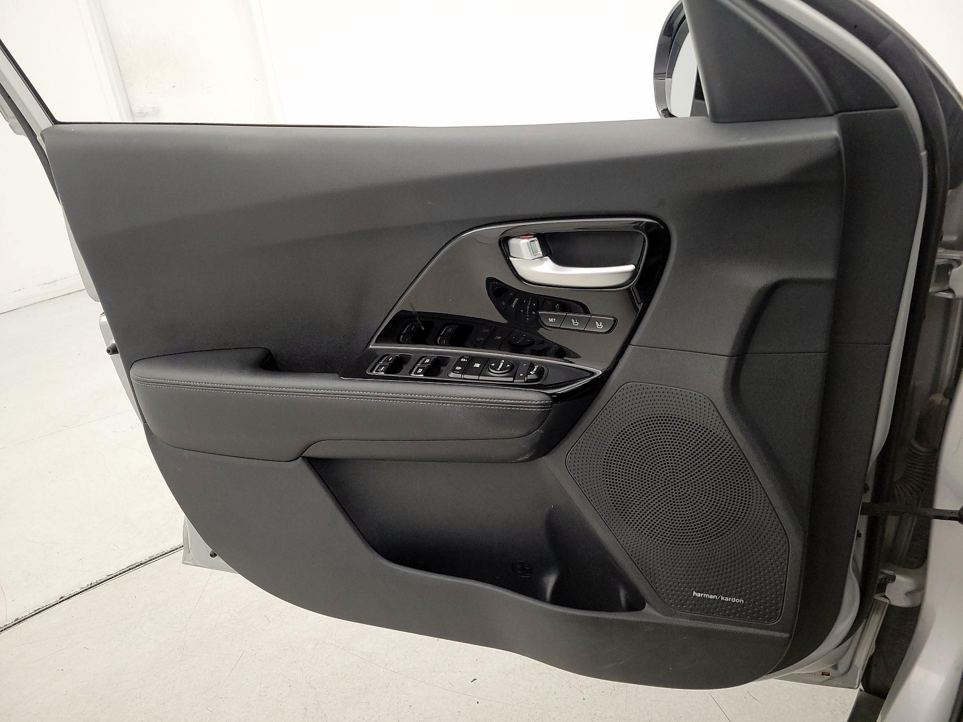 Thumbnail: 2019 Kia Niro - 12