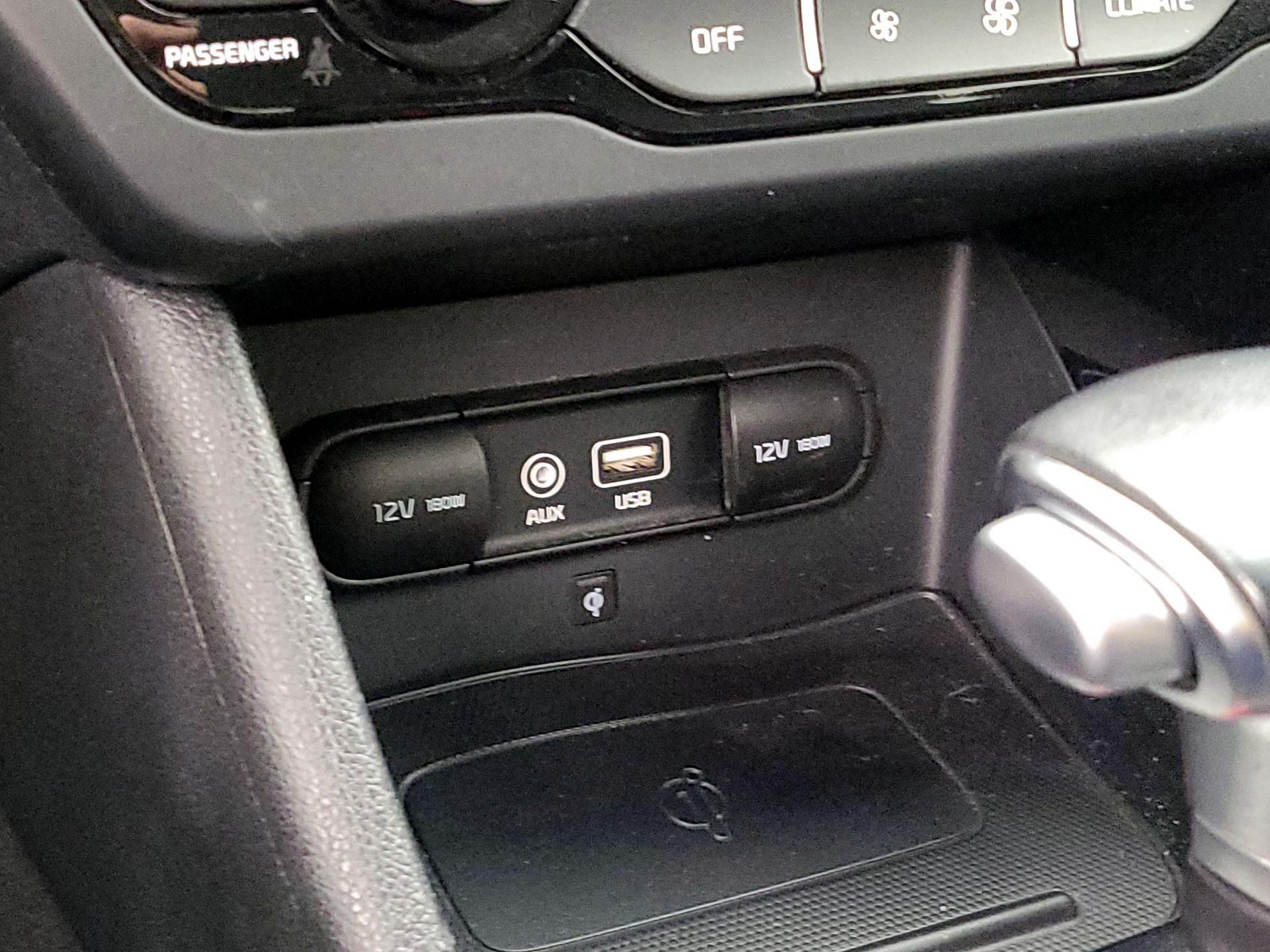 Thumbnail: 2019 Kia Niro - 19