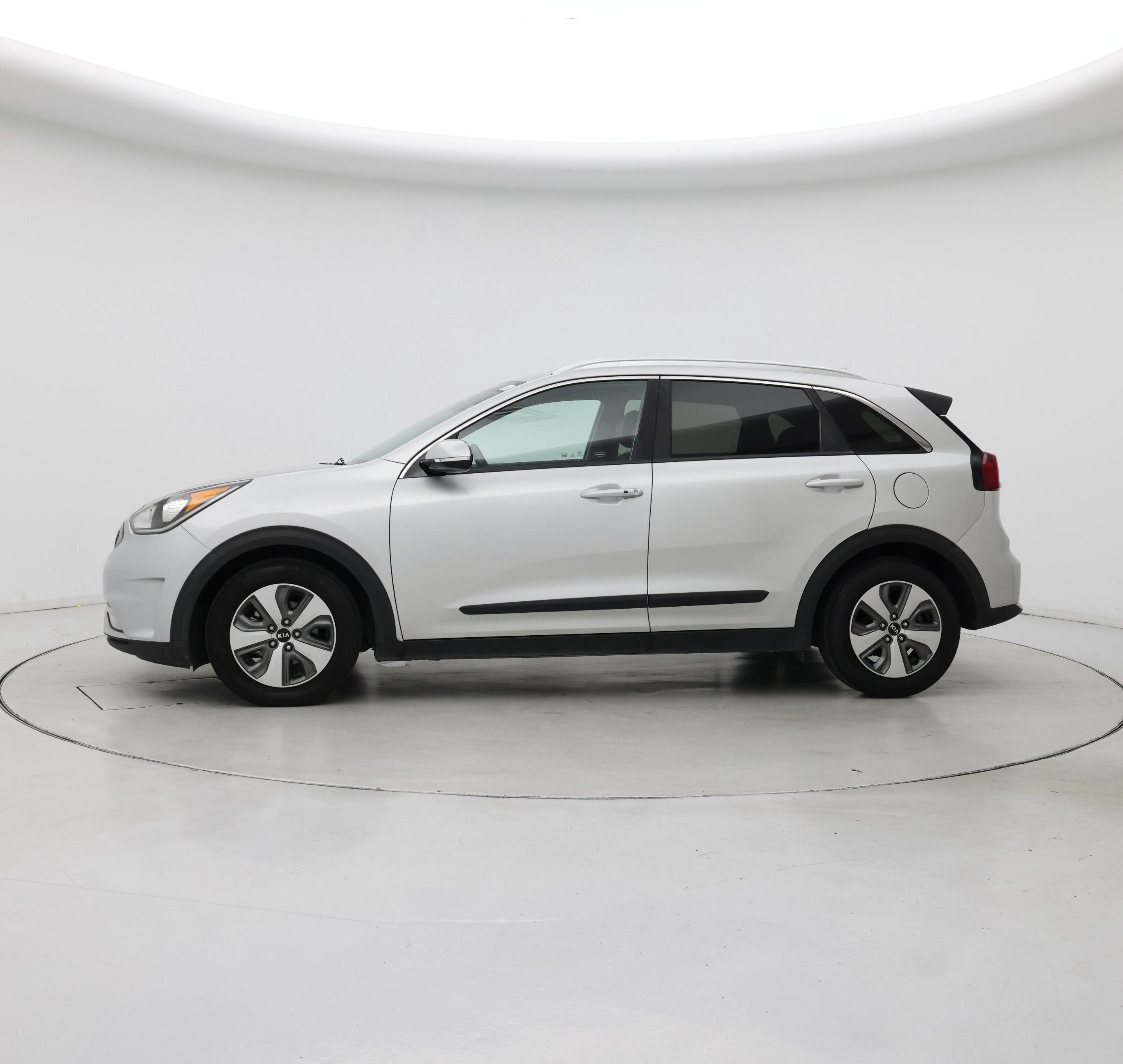 Thumbnail: 2019 Kia Niro - 3