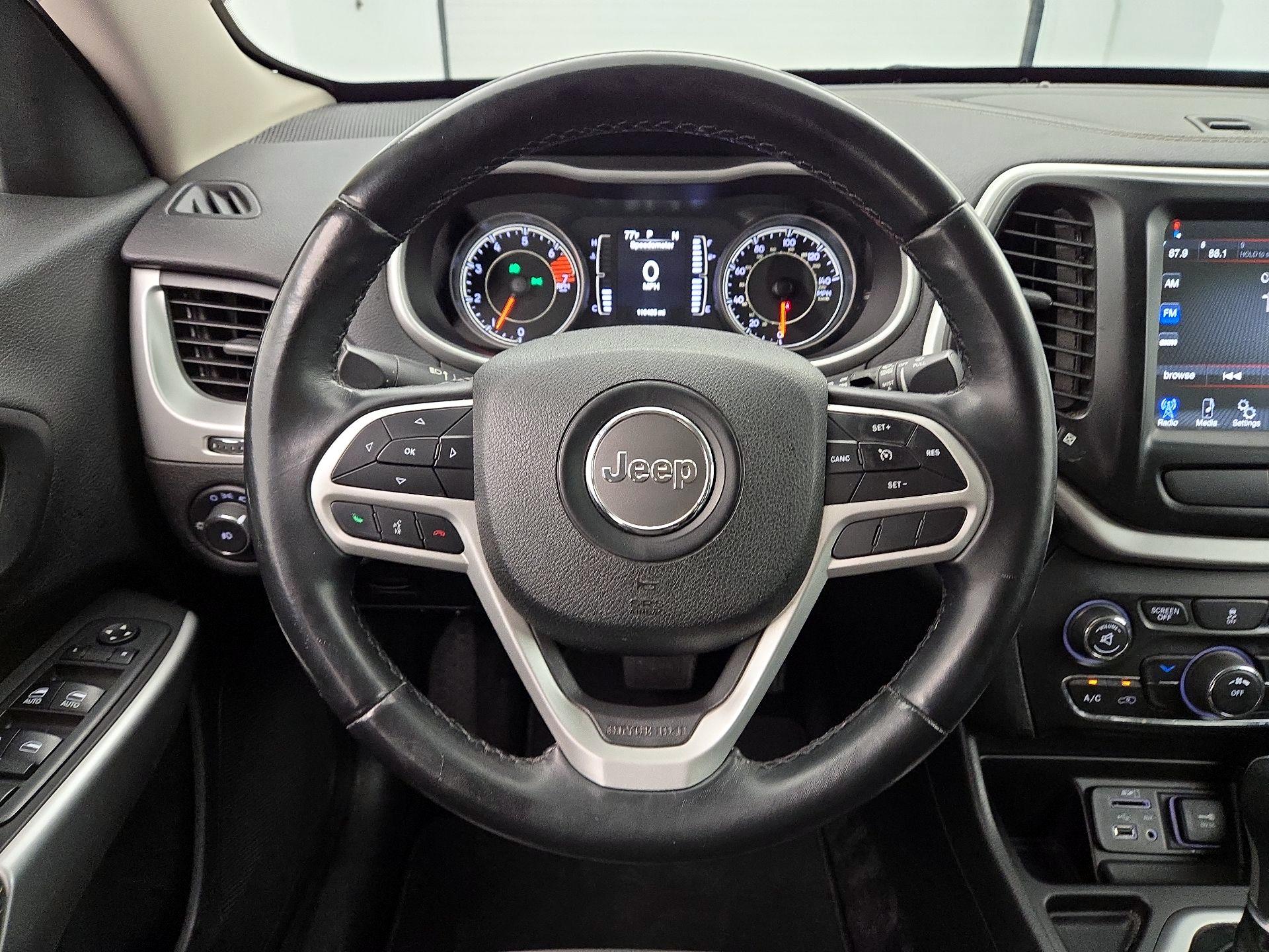 Thumbnail: 2018 Jeep Cherokee - 10