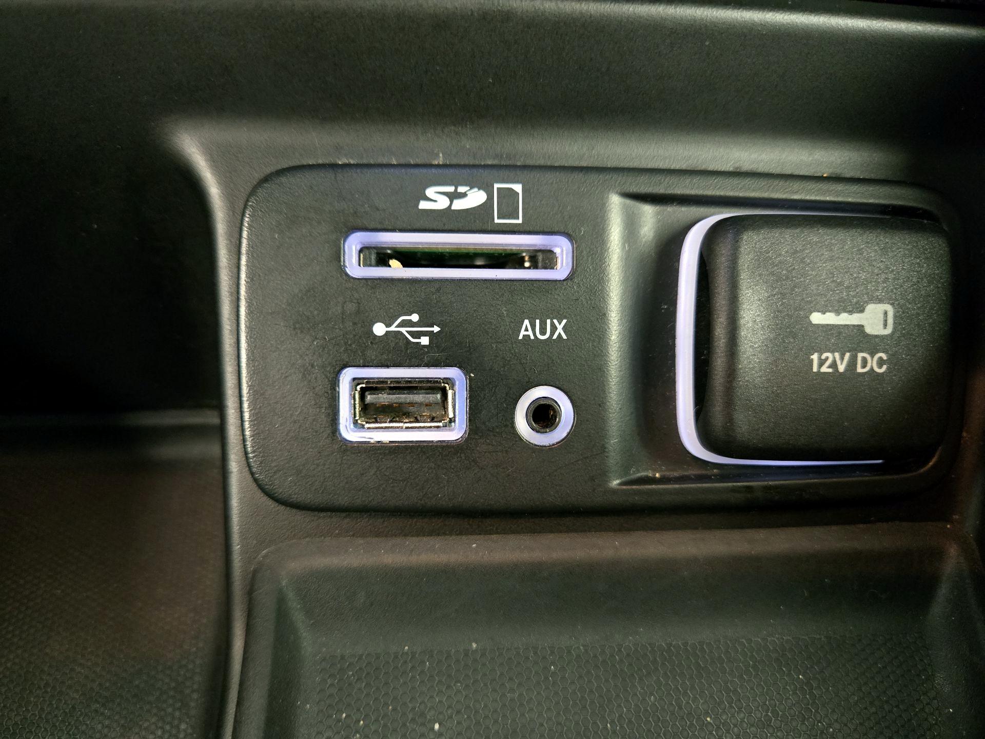 Thumbnail: 2018 Jeep Cherokee - 18