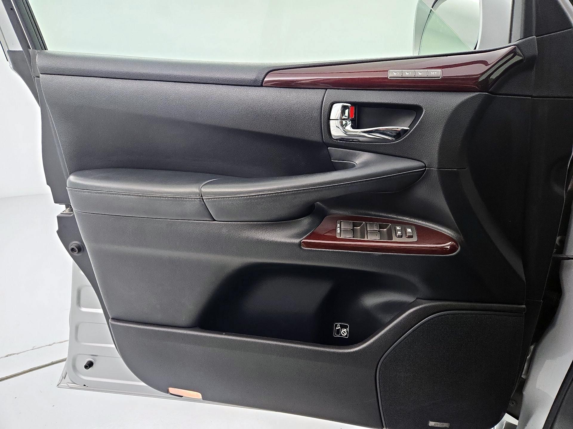 Thumbnail: 2013 Lexus LX - 12