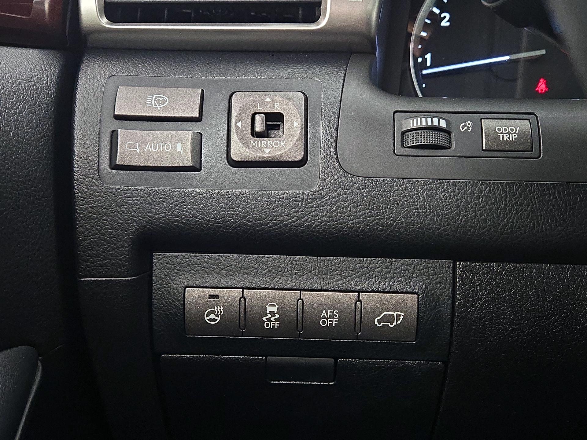 Thumbnail: 2013 Lexus LX - 13