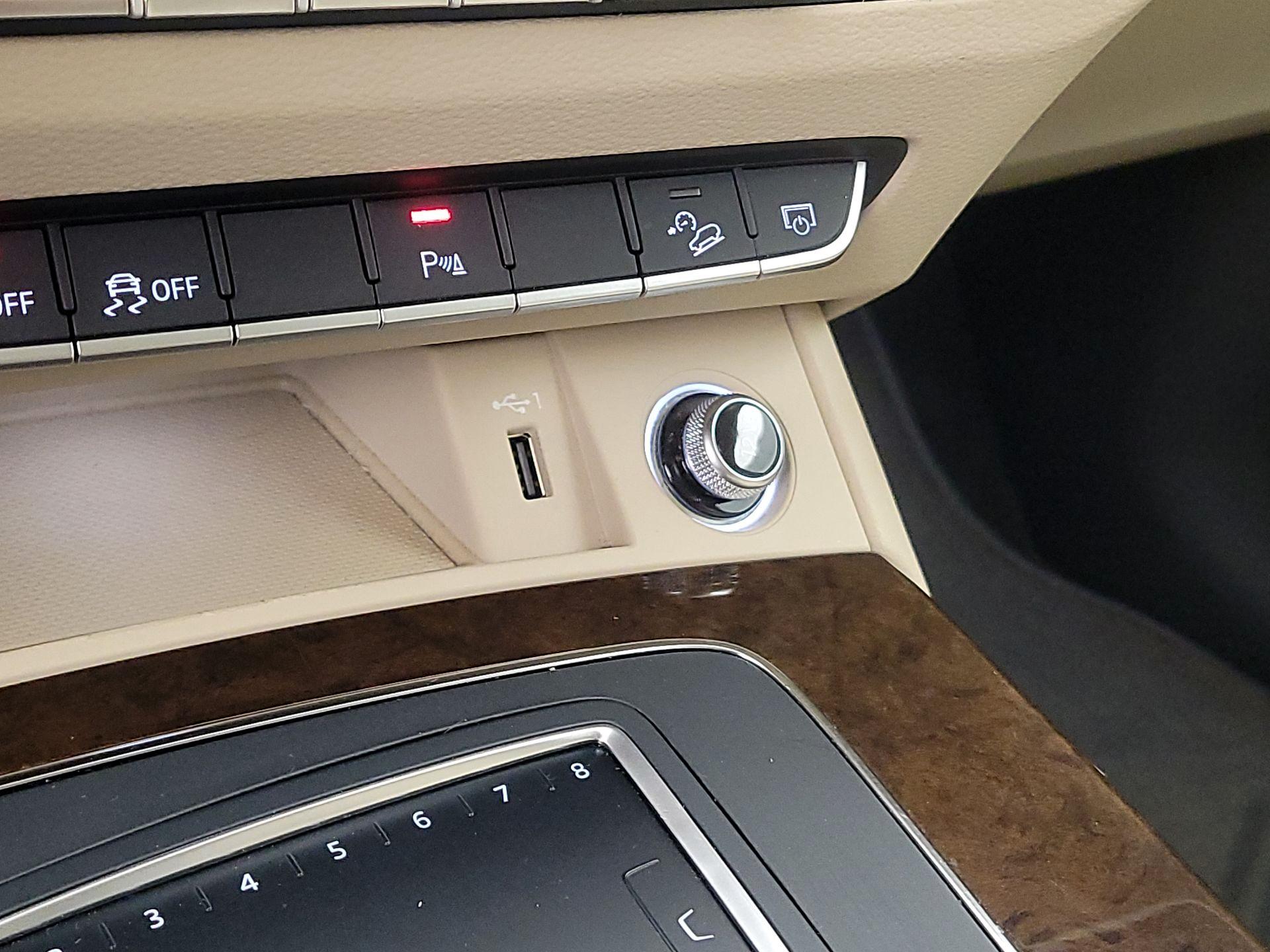 Thumbnail: 2019 Audi Q5 - 19