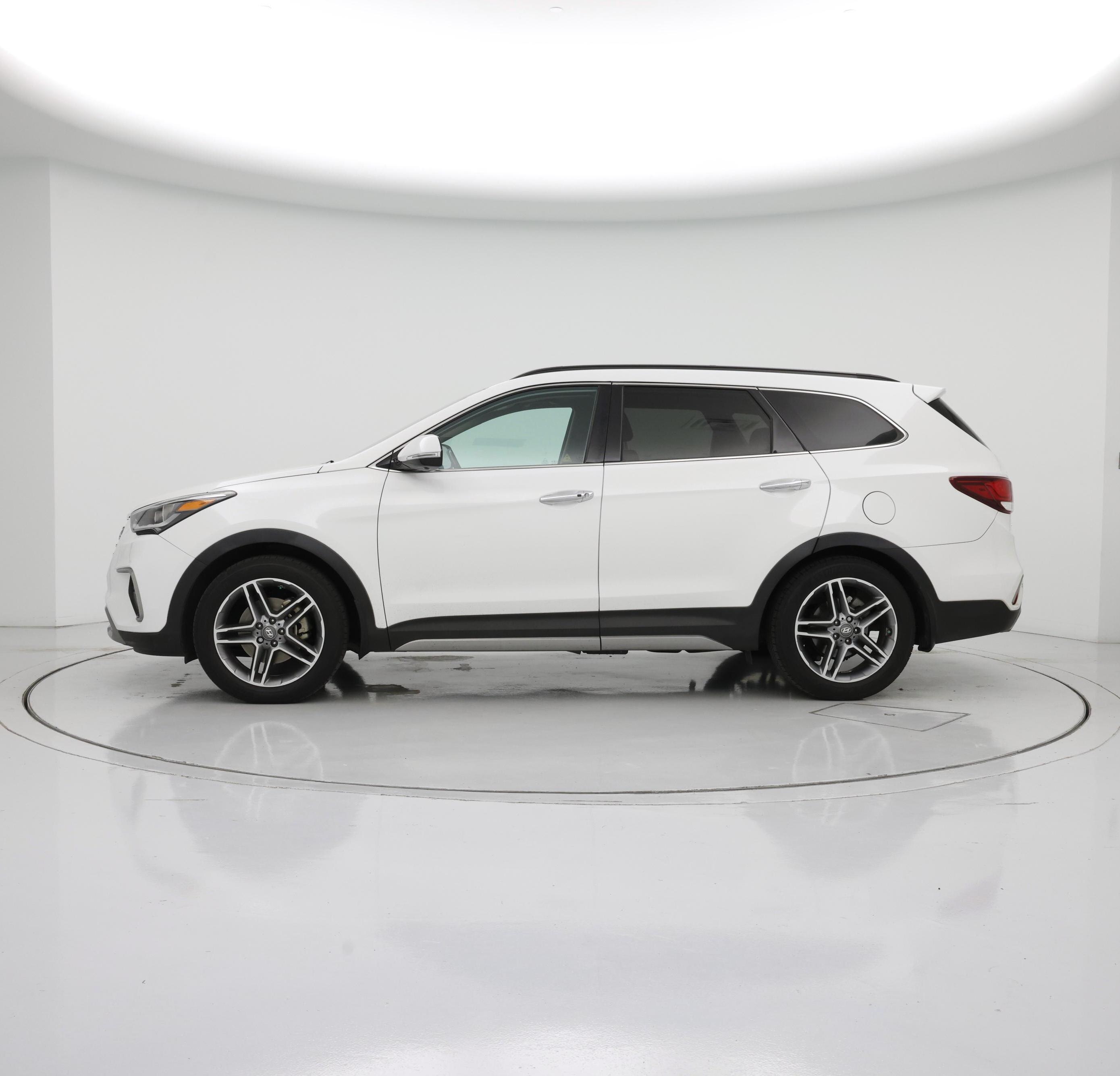 Thumbnail: 2017 Hyundai Santa Fe - 3