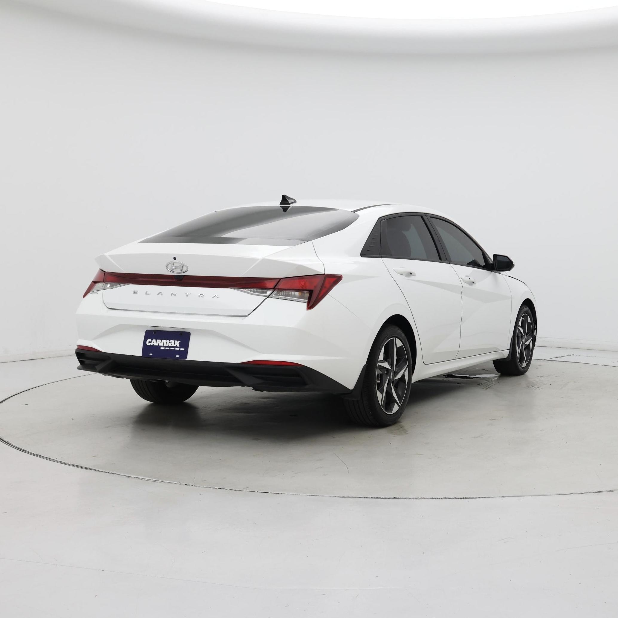 Thumbnail: 2023 Hyundai Elantra - 8