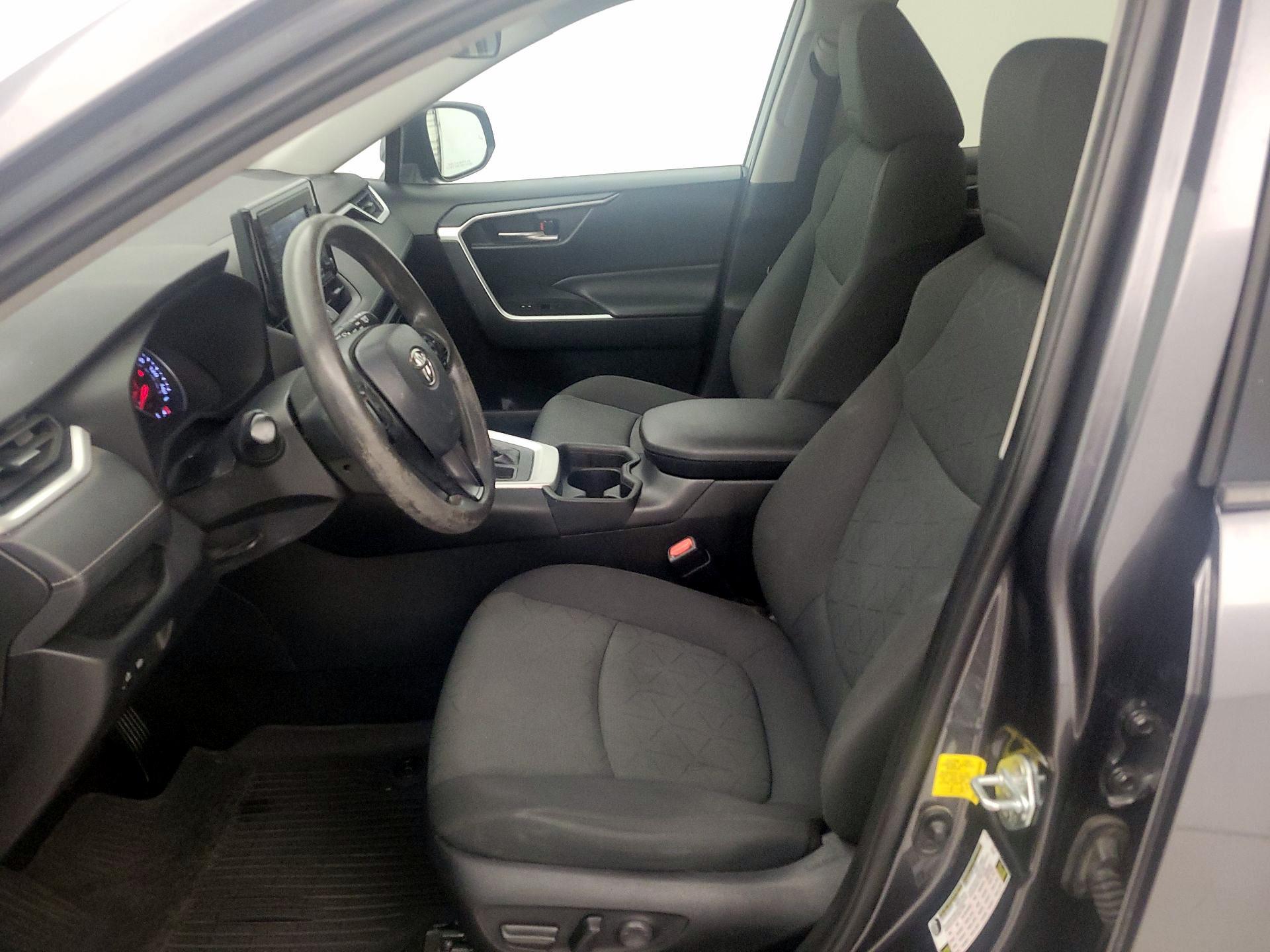 Thumbnail: 2021 Toyota RAV4 - 11