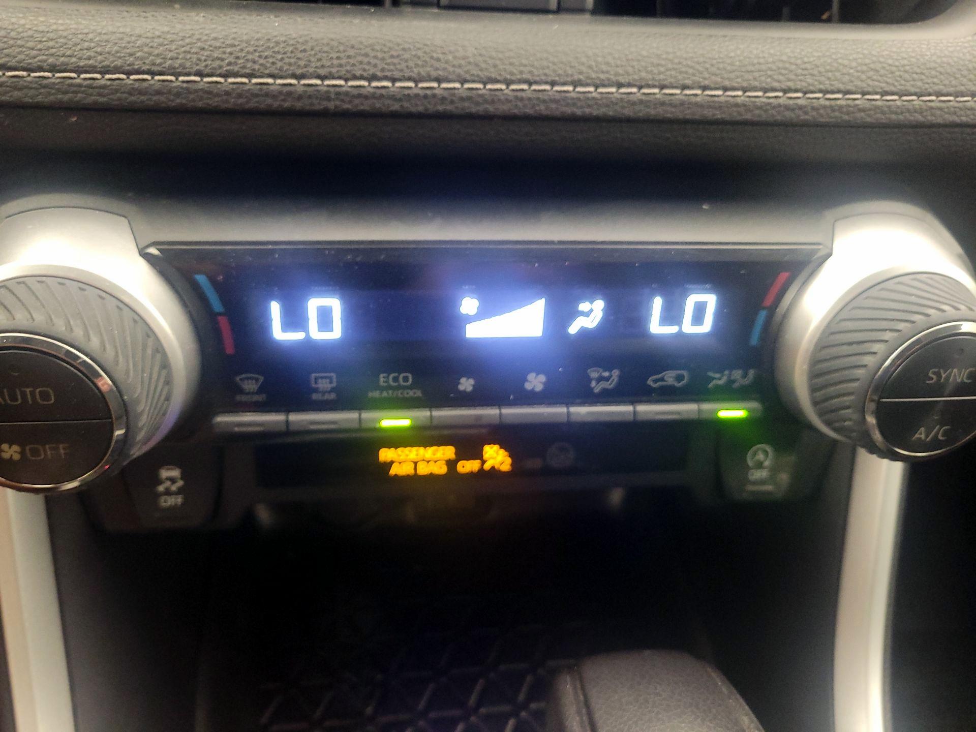 Thumbnail: 2021 Toyota RAV4 - 17