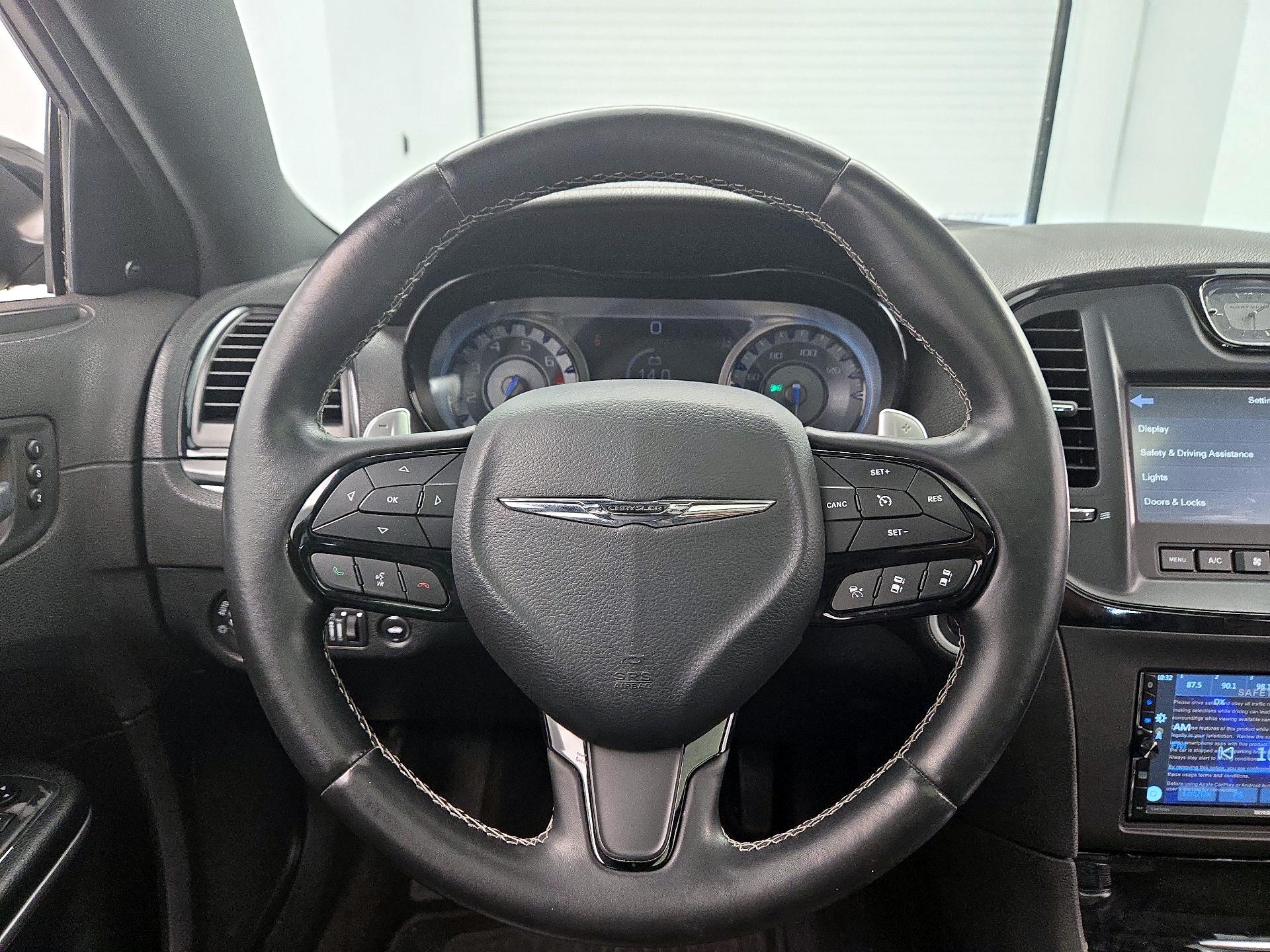 Thumbnail: 2018 Chrysler 300 - 10