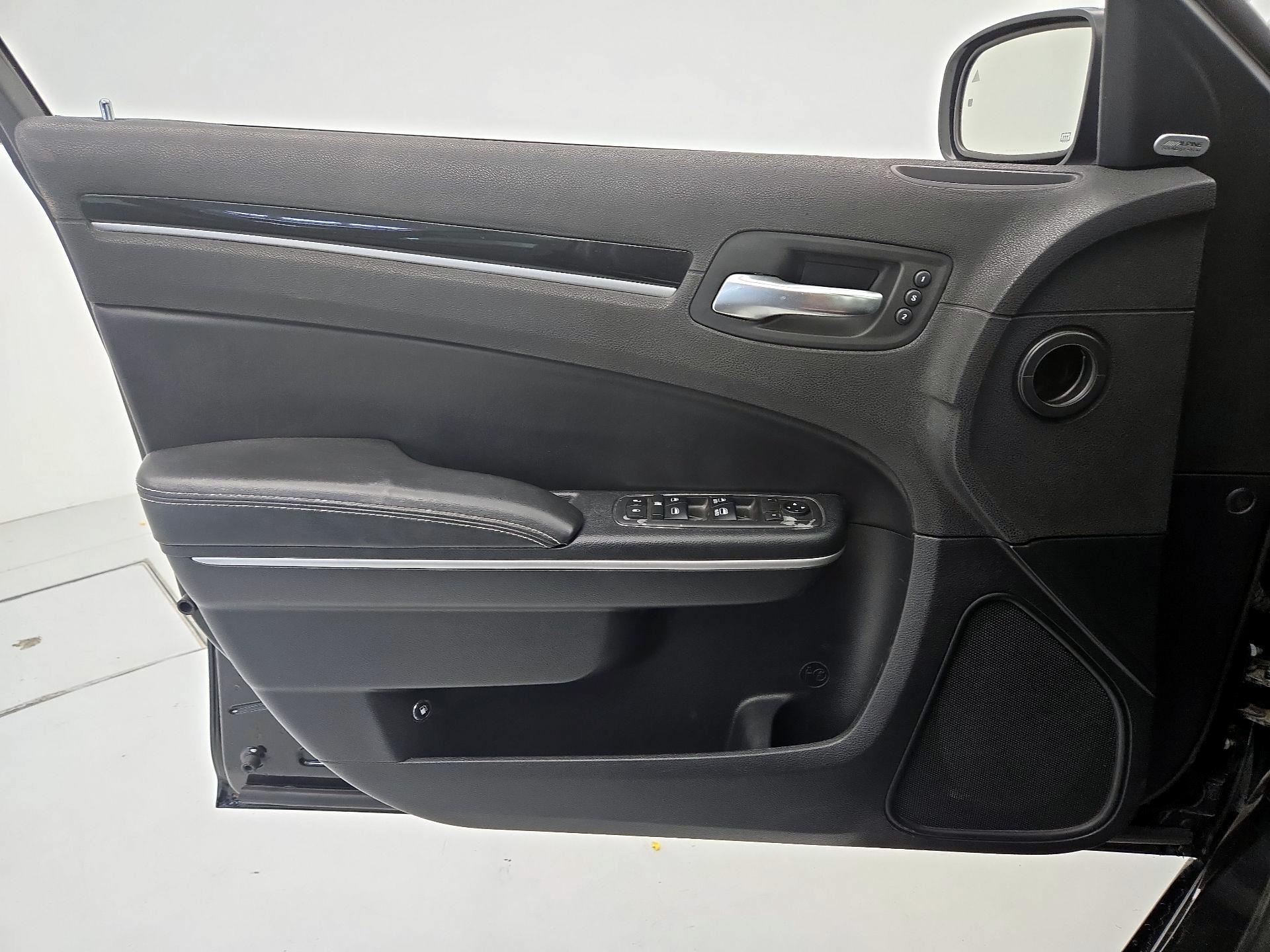 Thumbnail: 2018 Chrysler 300 - 12