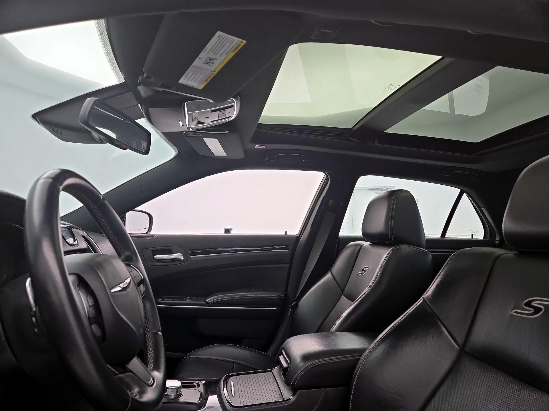 Thumbnail: 2018 Chrysler 300 - 19