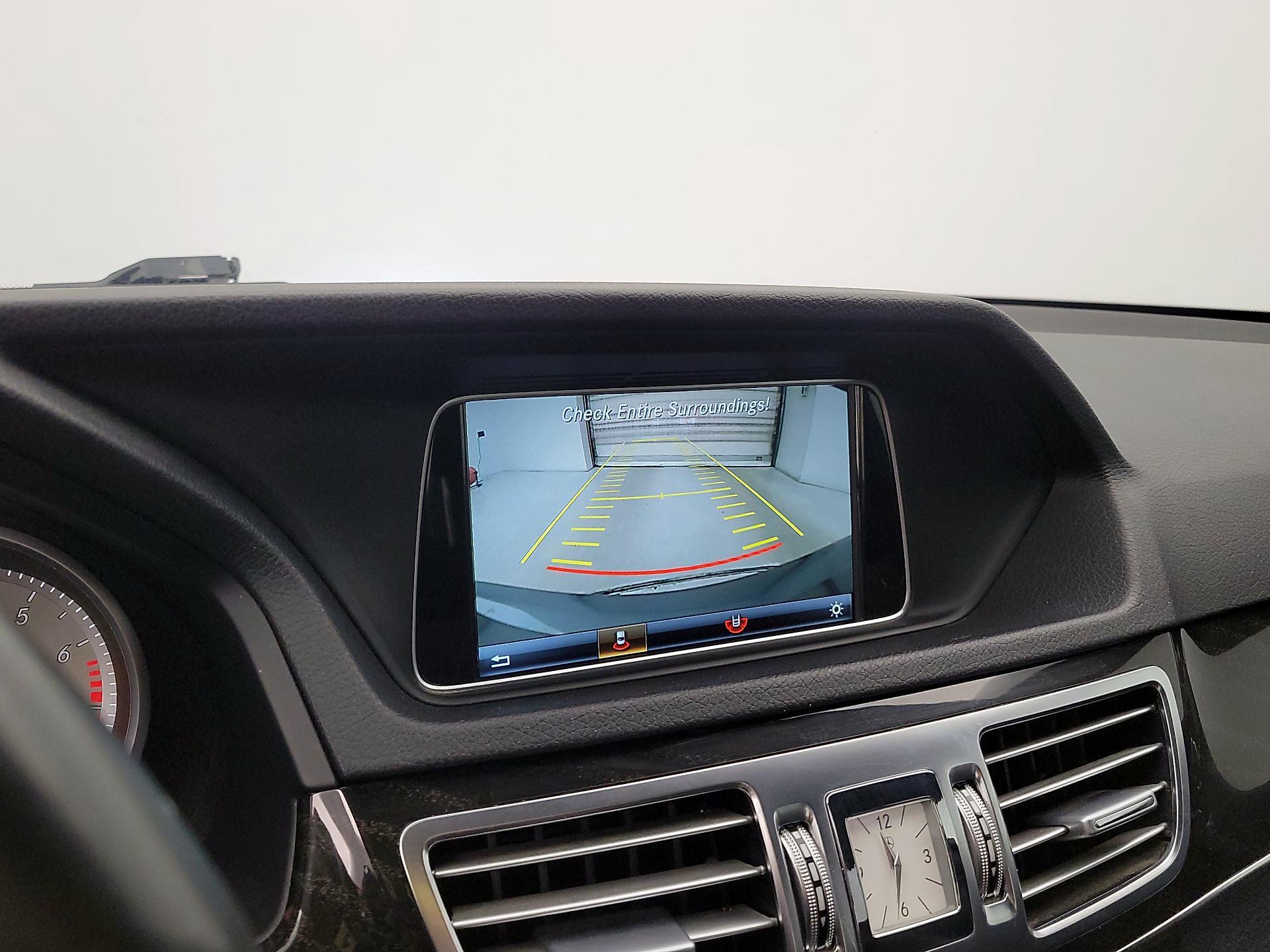 Thumbnail: 2016 Mercedes-Benz E-Class - 15
