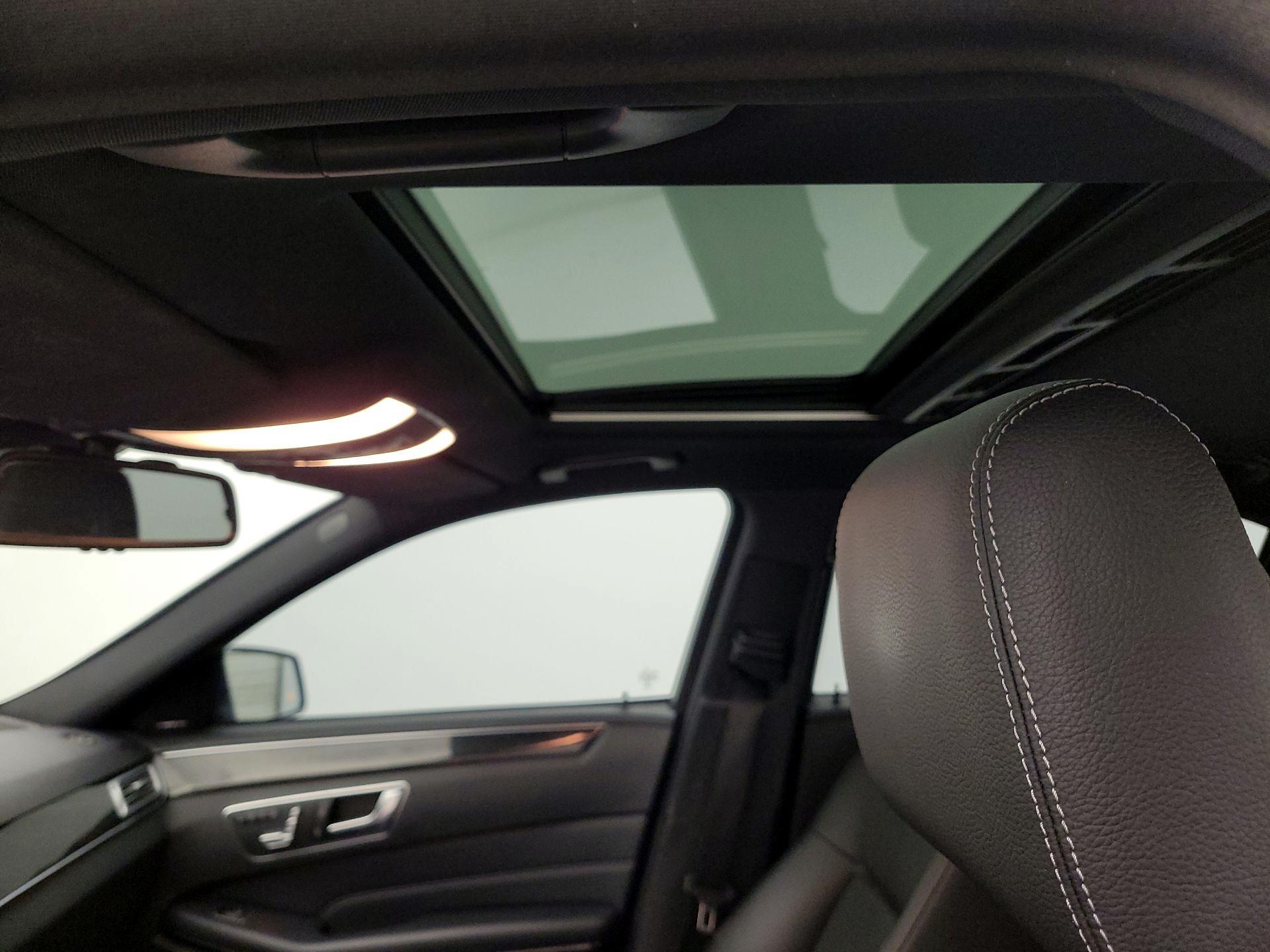 Thumbnail: 2016 Mercedes-Benz E-Class - 20