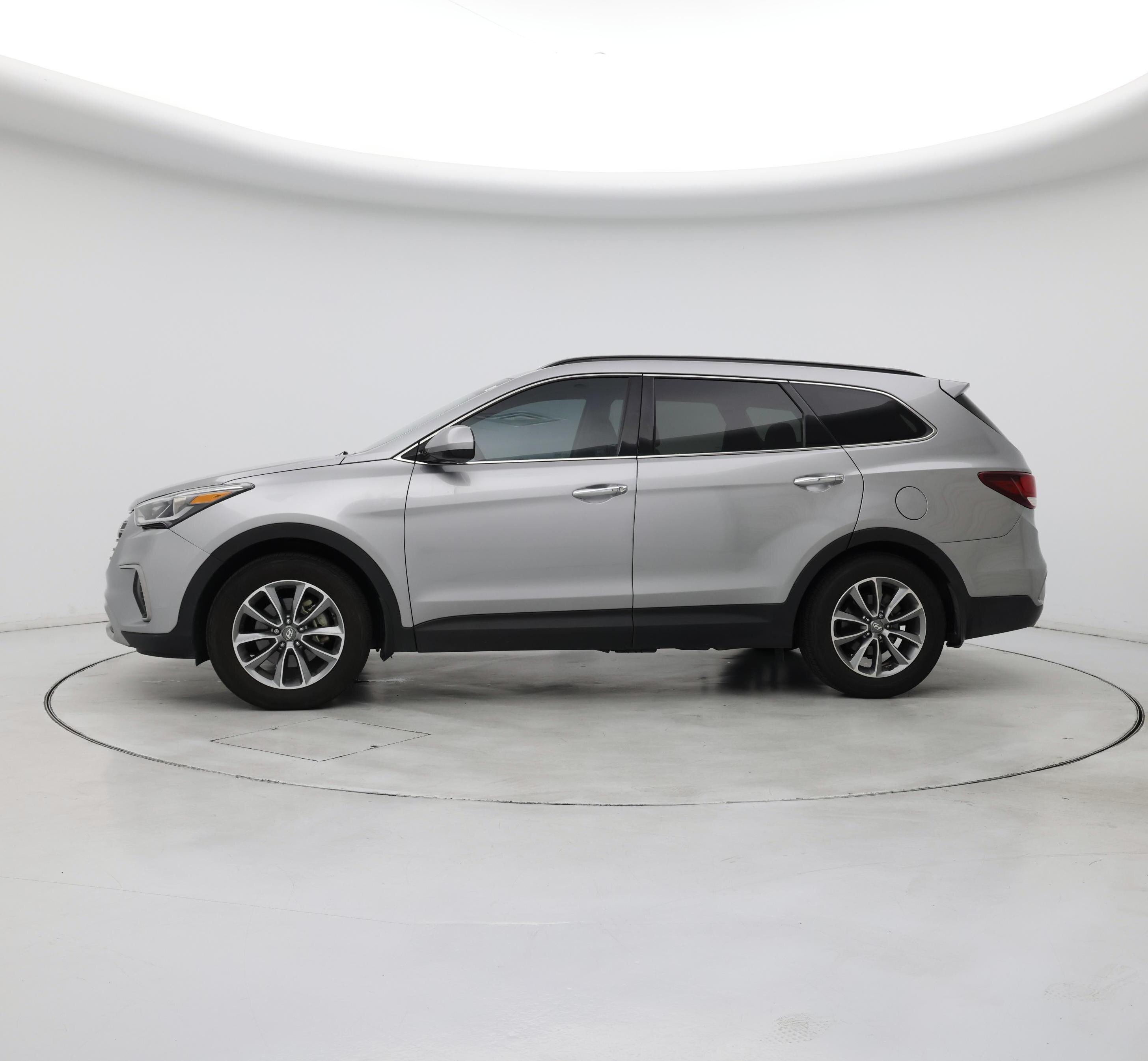 Thumbnail: 2018 Hyundai Santa Fe - 3