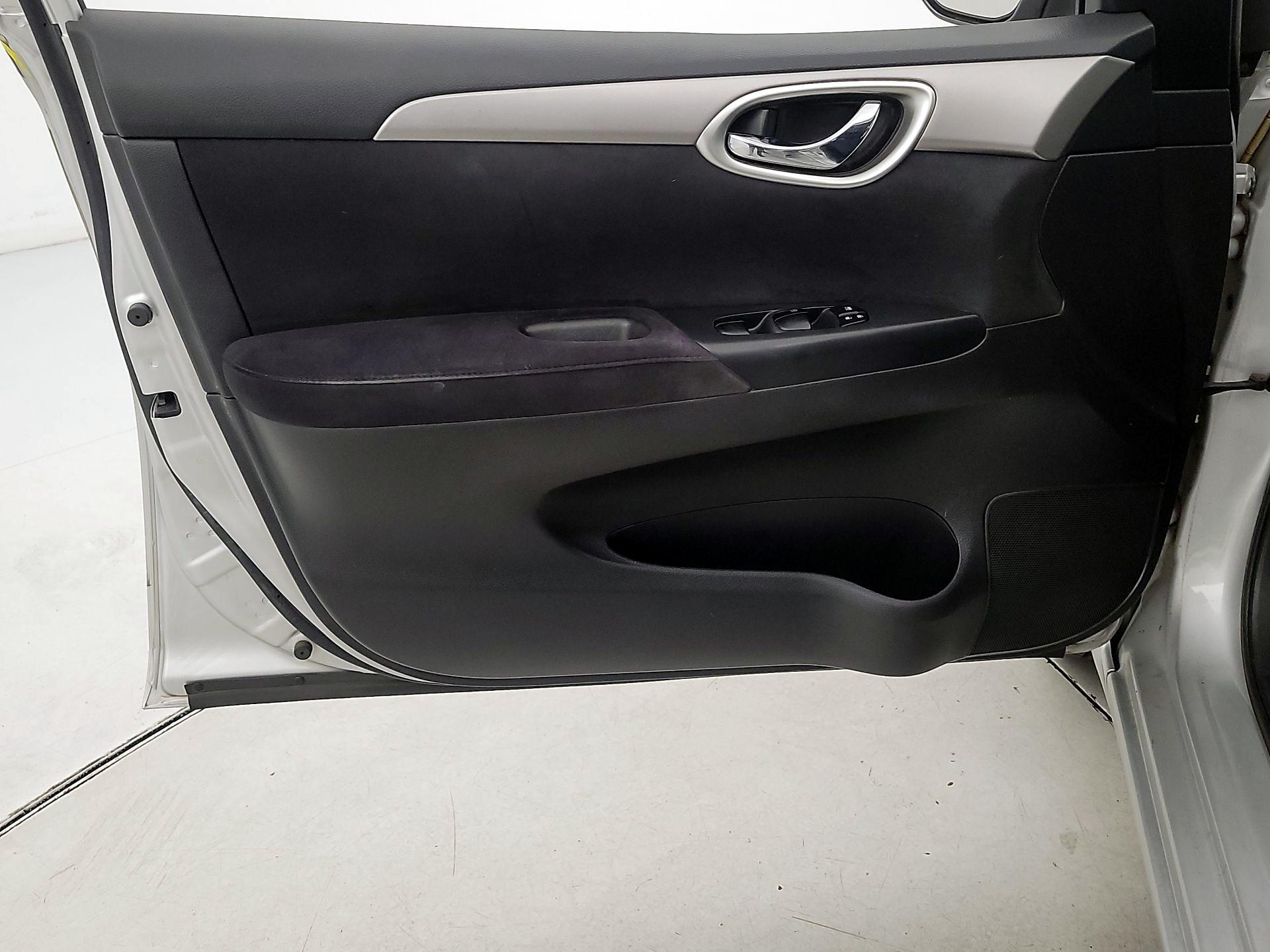 Thumbnail: 2013 Nissan Sentra - 12