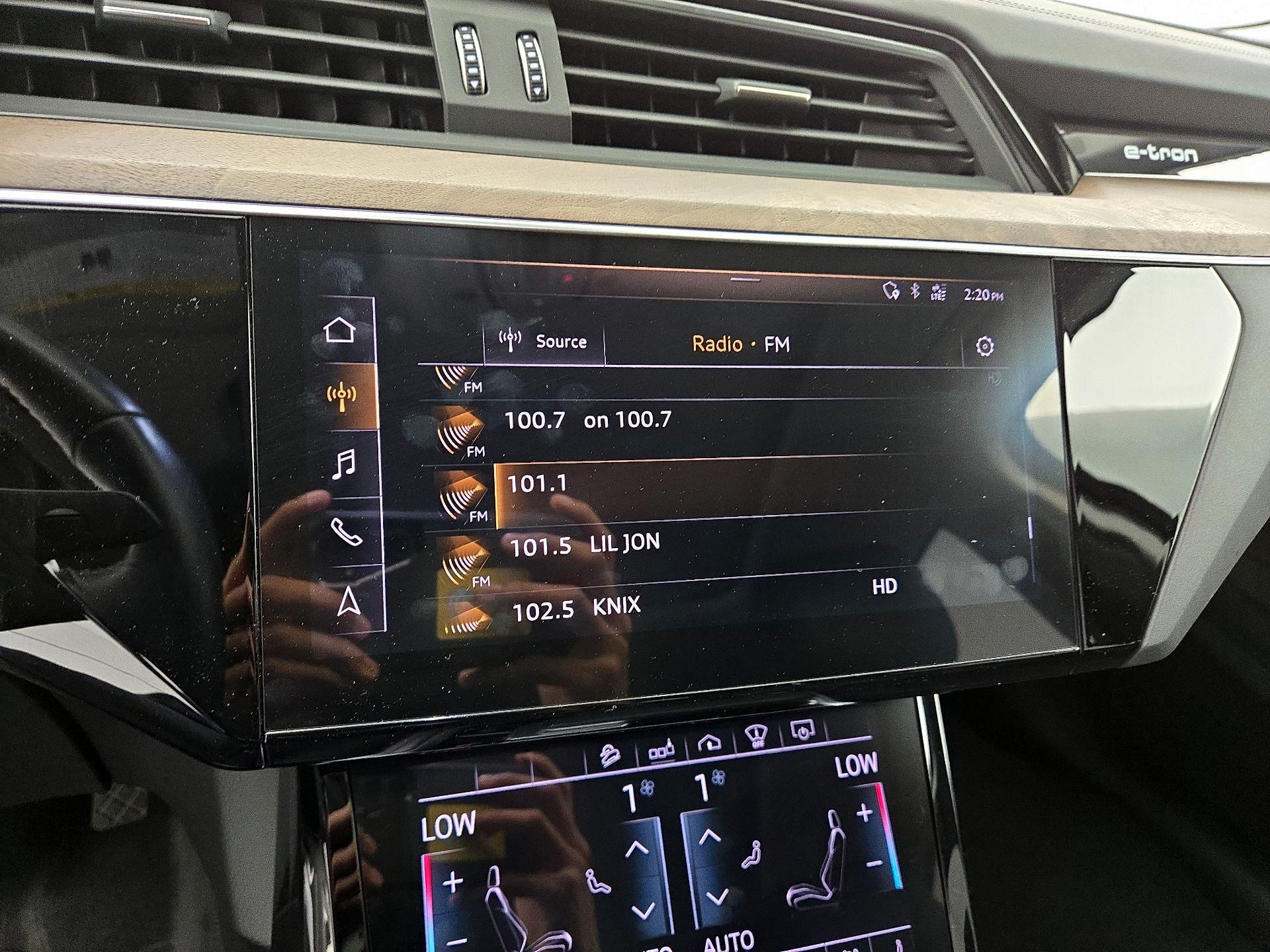 Thumbnail: 2019 Audi e-tron - 16