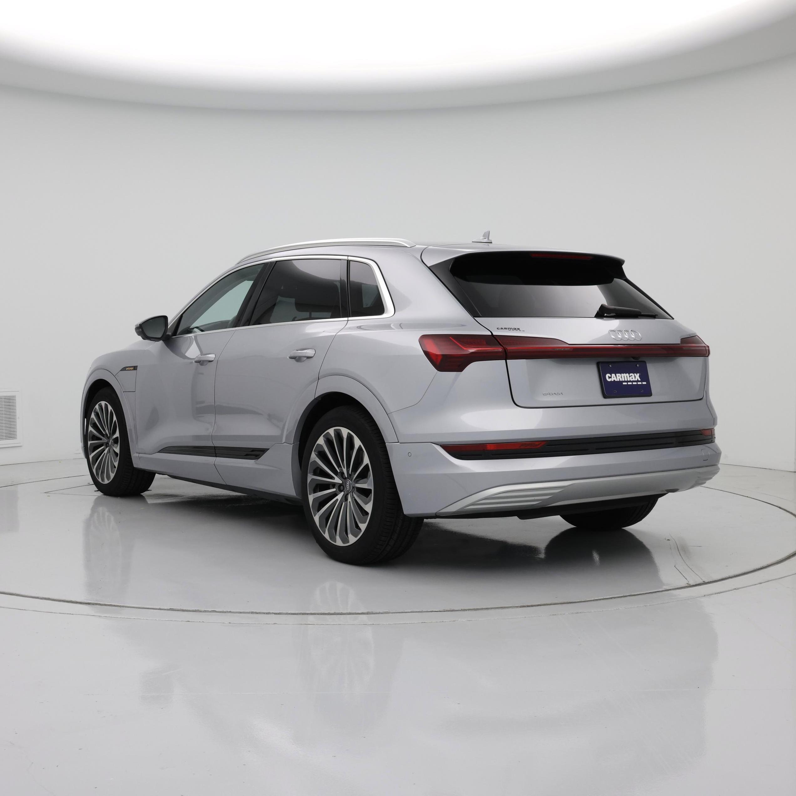 Thumbnail: 2019 Audi e-tron - 2