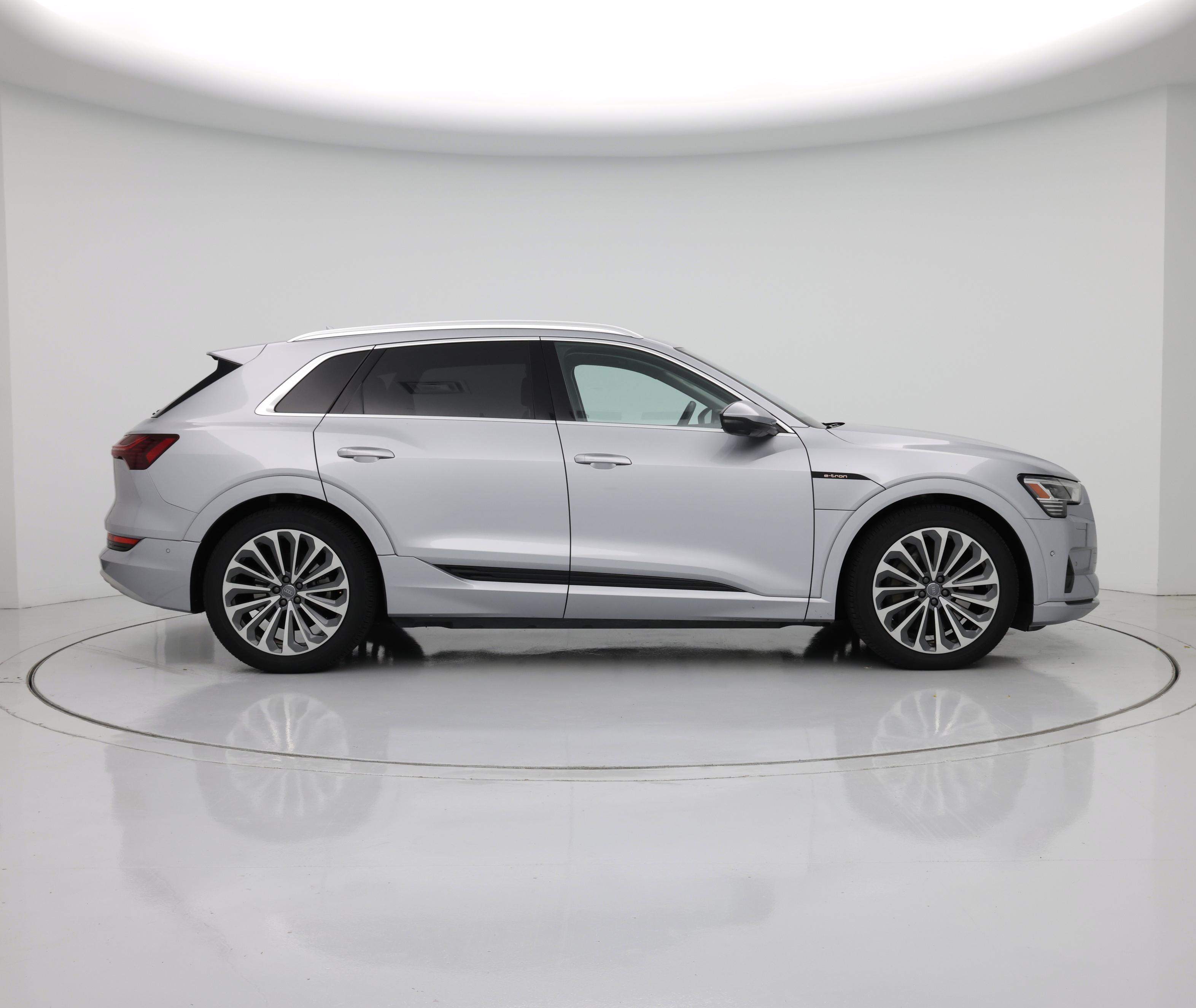 Thumbnail: 2019 Audi e-tron - 7
