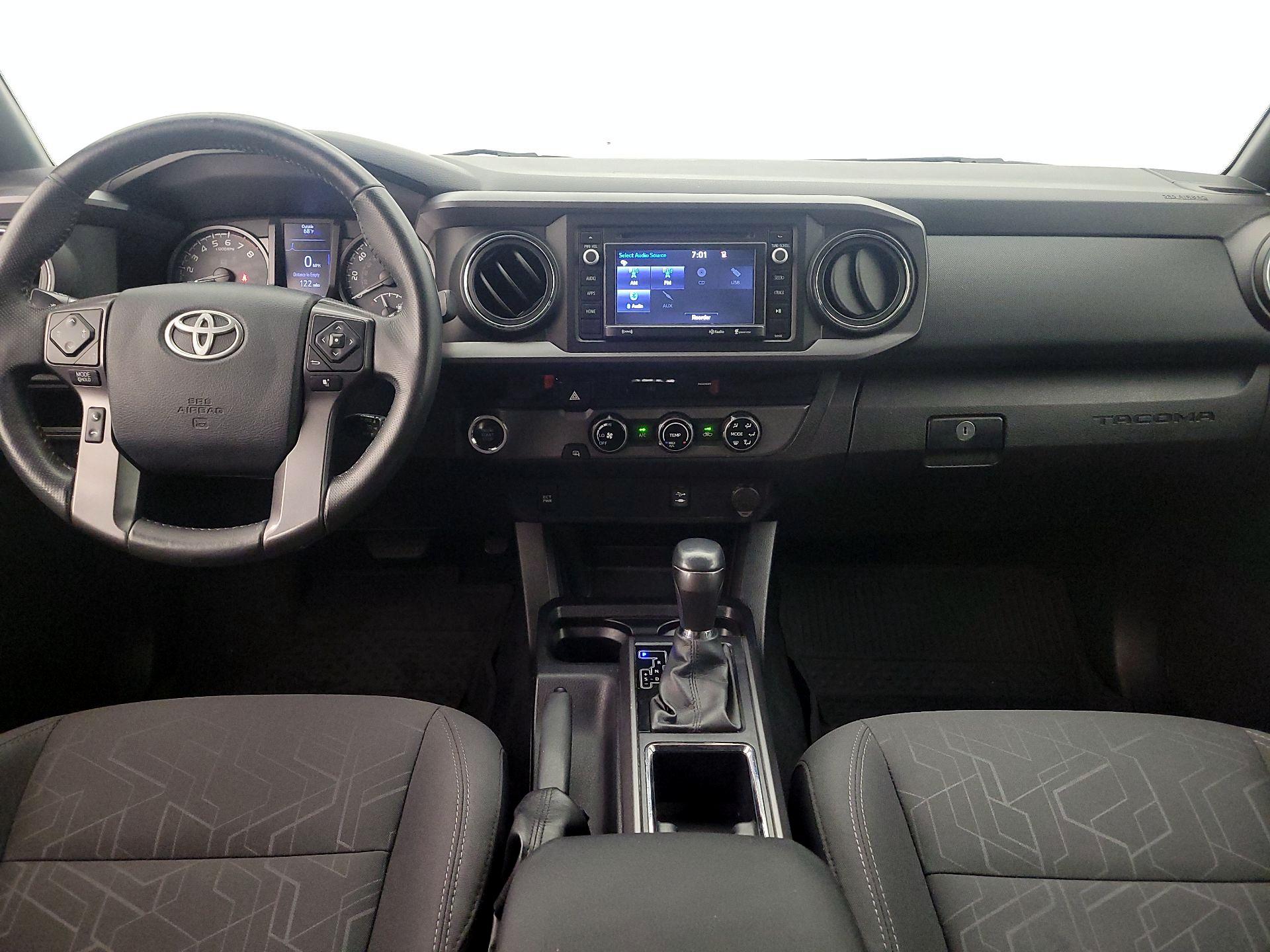 Thumbnail: 2017 Toyota Tacoma - 9