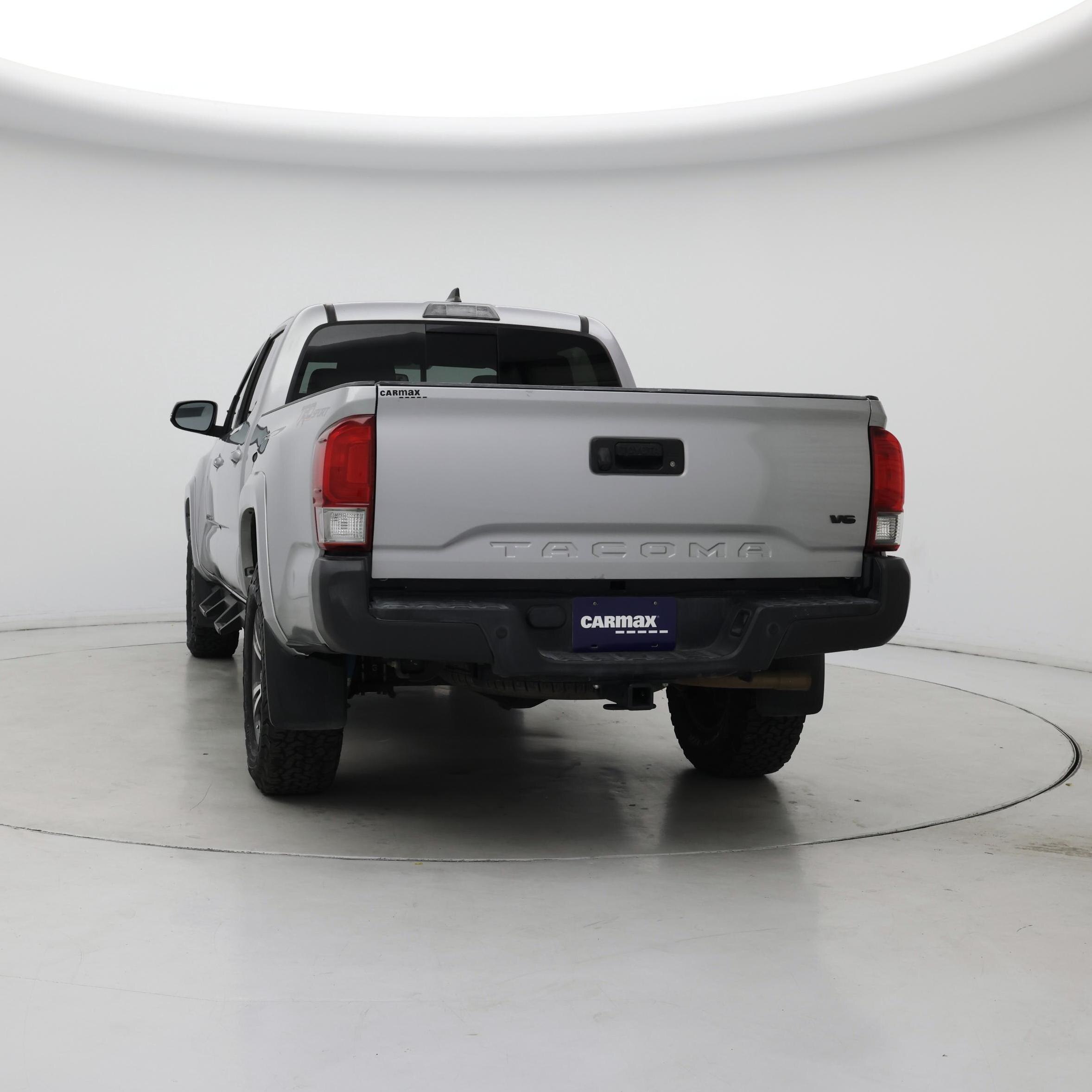 Thumbnail: 2017 Toyota Tacoma - 6