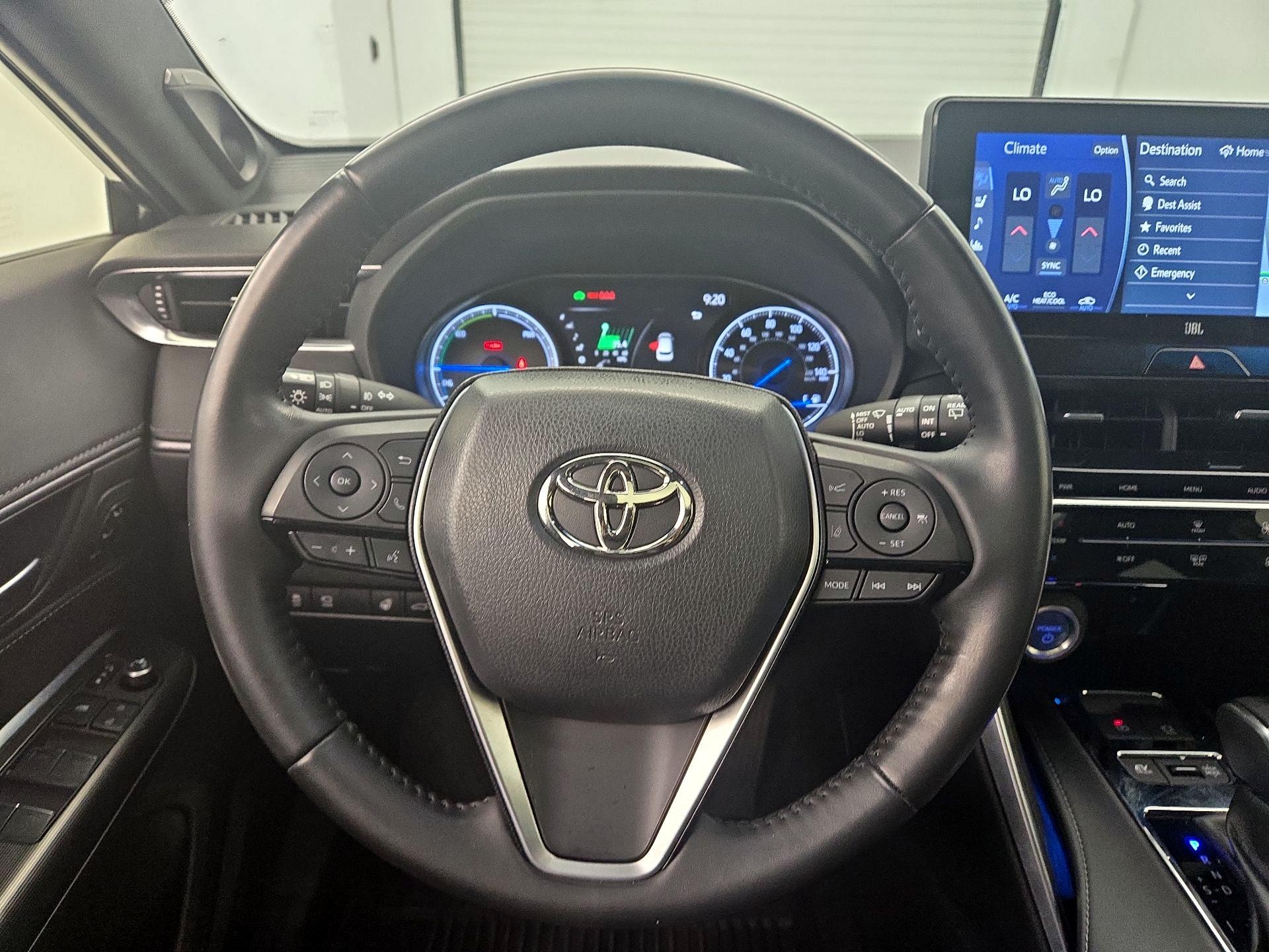 Thumbnail: 2022 Toyota Venza - 10