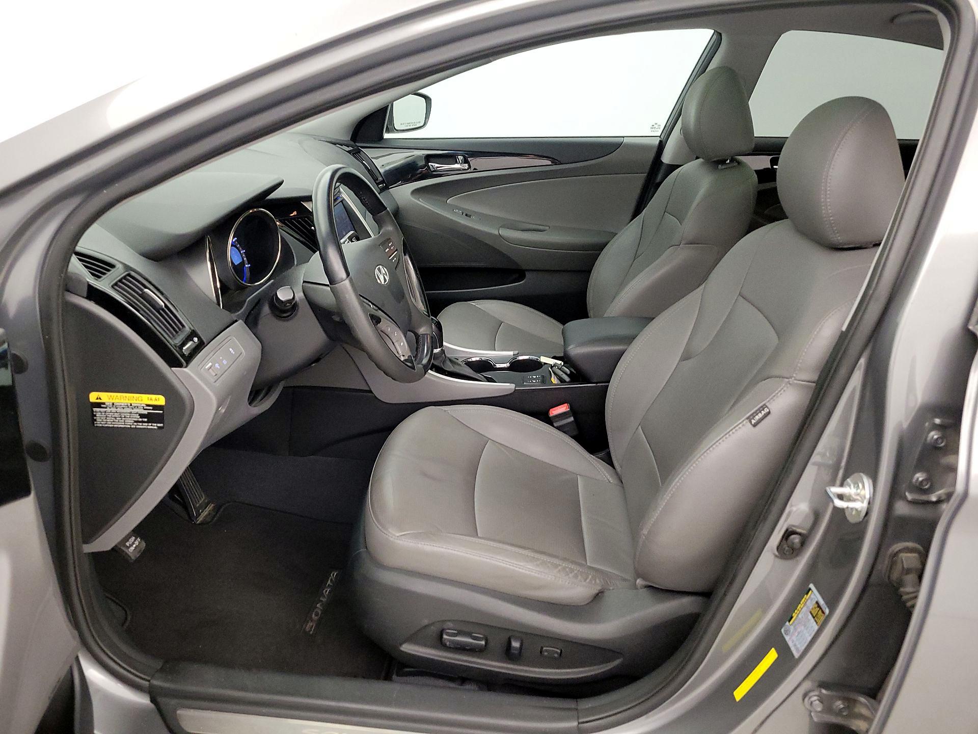 Thumbnail: 2013 Hyundai Sonata - 11