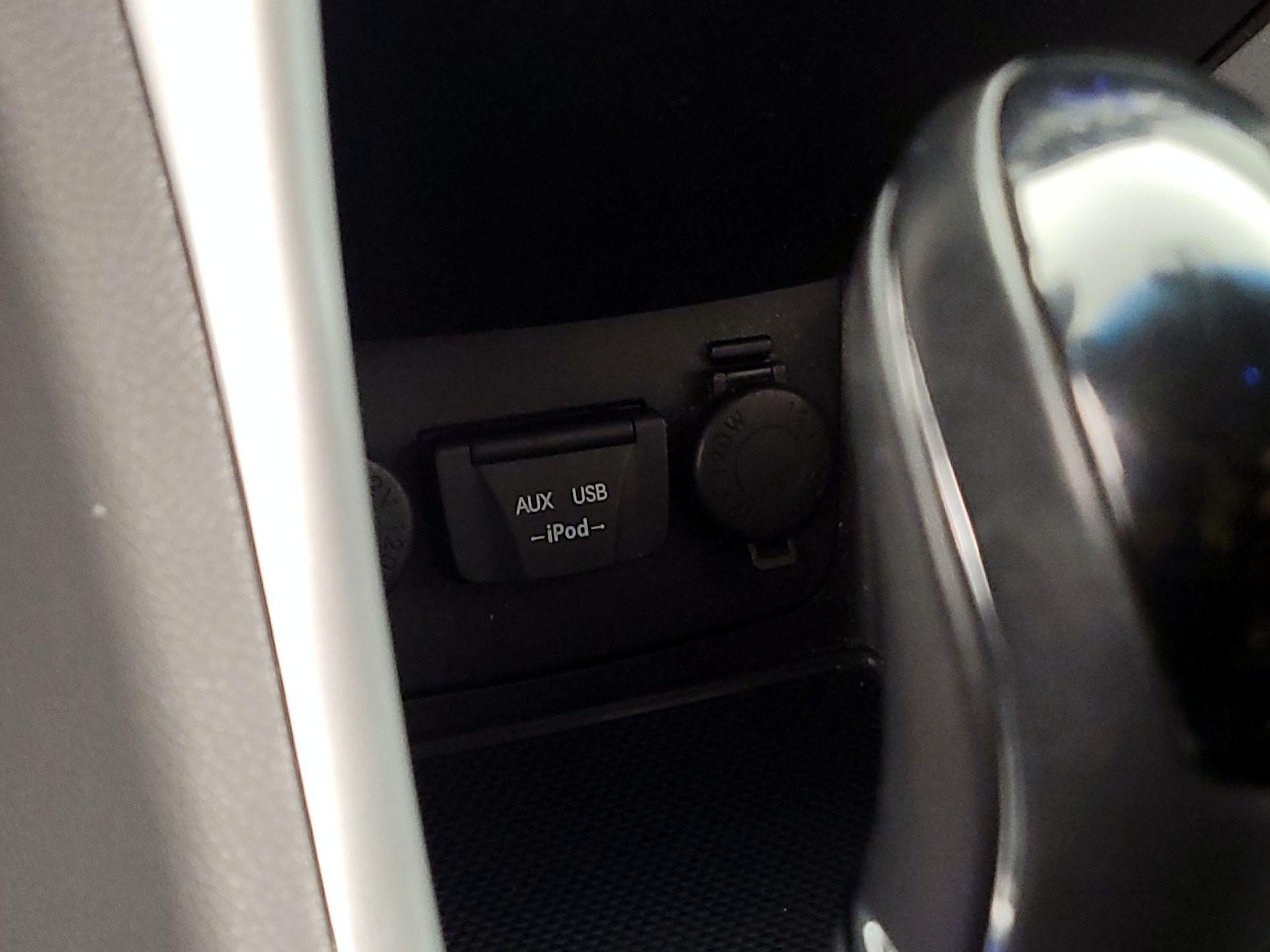 Thumbnail: 2013 Hyundai Sonata - 19