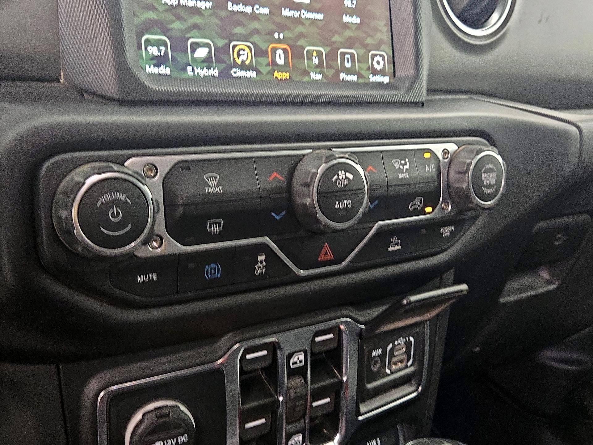 Thumbnail: 2022 Jeep Wrangler - 17