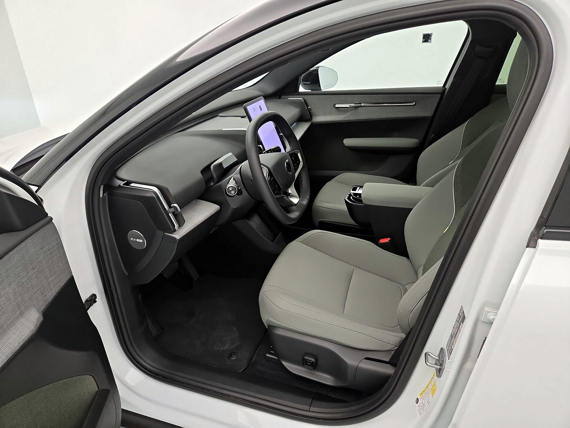 Thumbnail: 2025 Volvo EX30 - 11