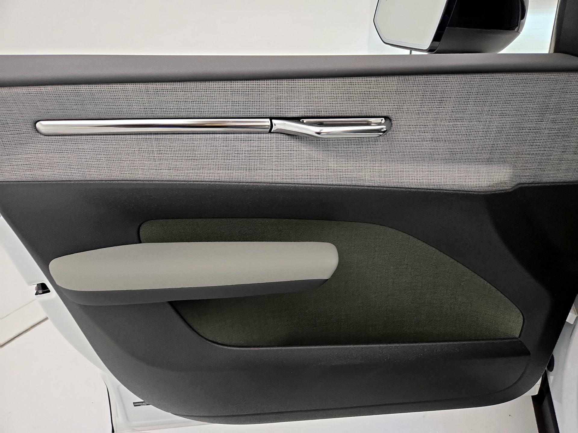 Thumbnail: 2025 Volvo EX30 - 12