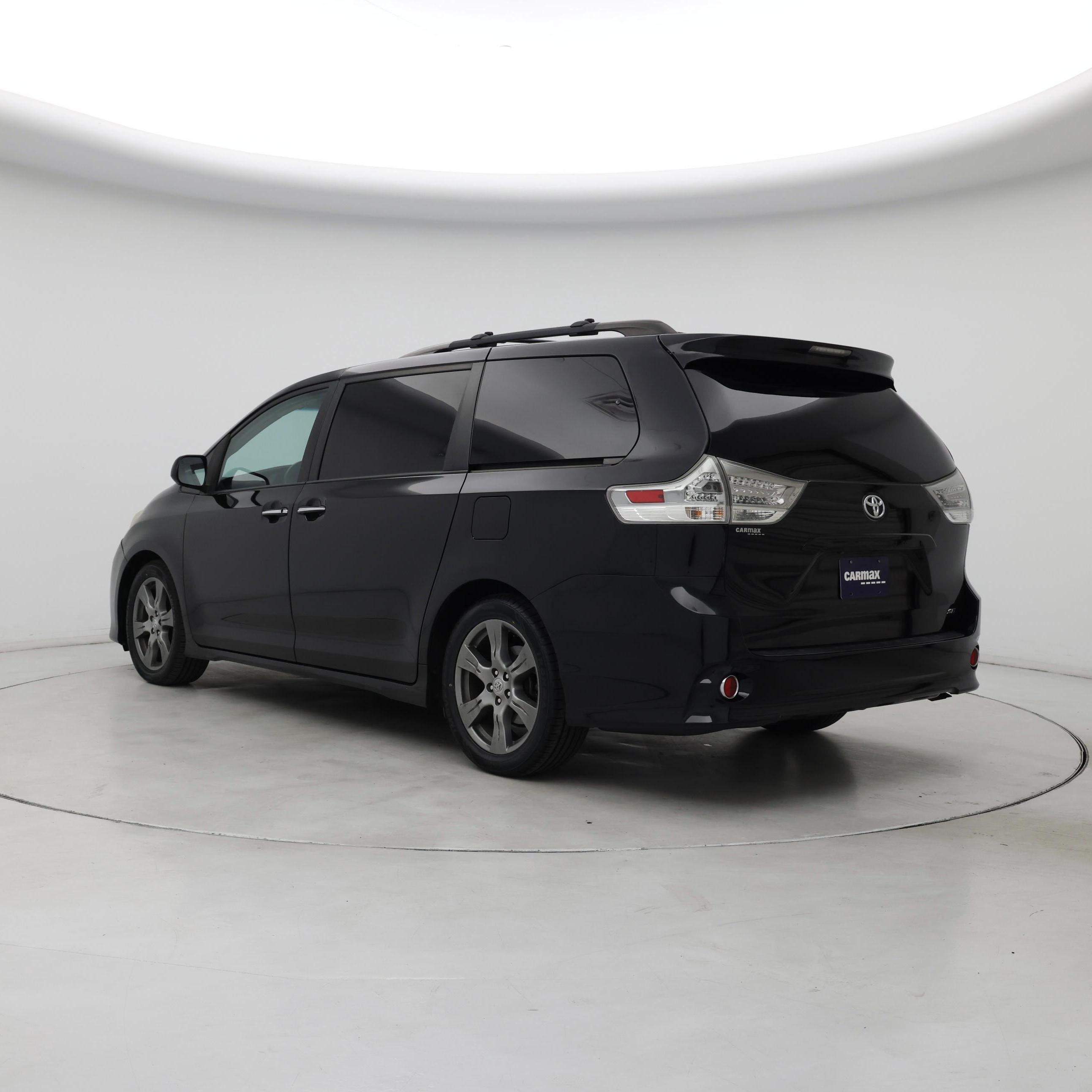 Thumbnail: 2017 Toyota Sienna - 2