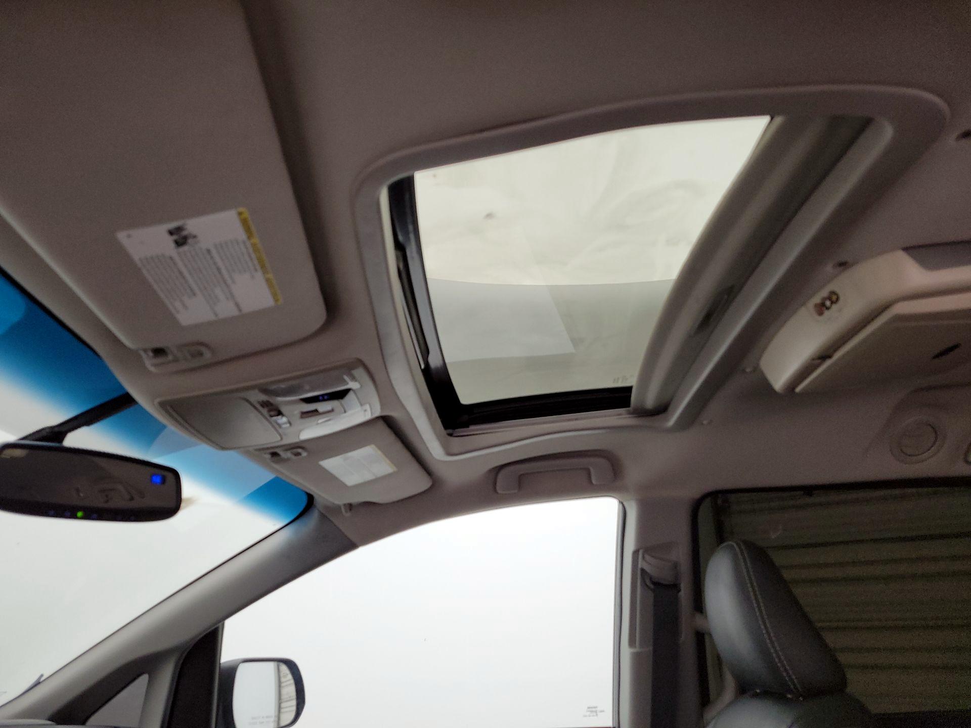 Thumbnail: 2017 Toyota Sienna - 19