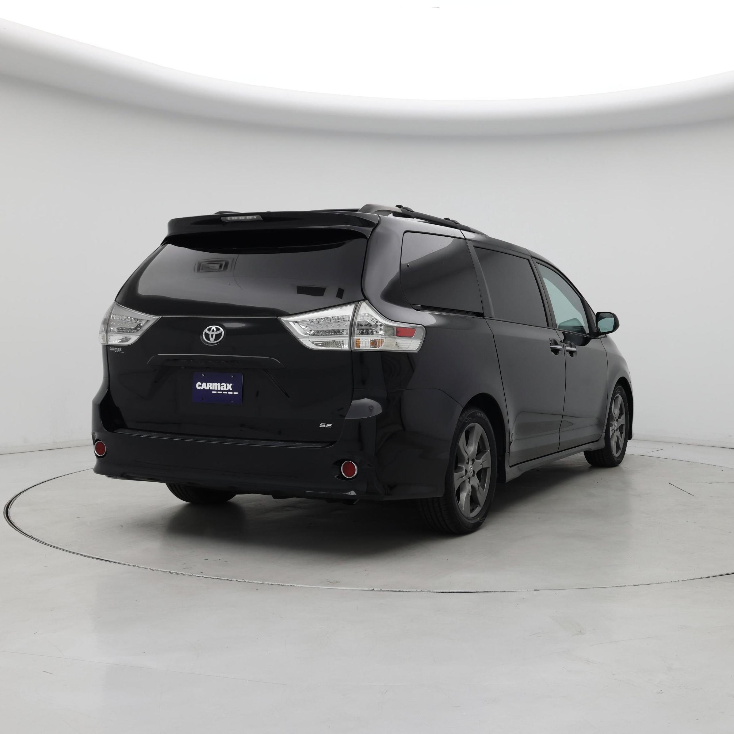 Thumbnail: 2017 Toyota Sienna - 8