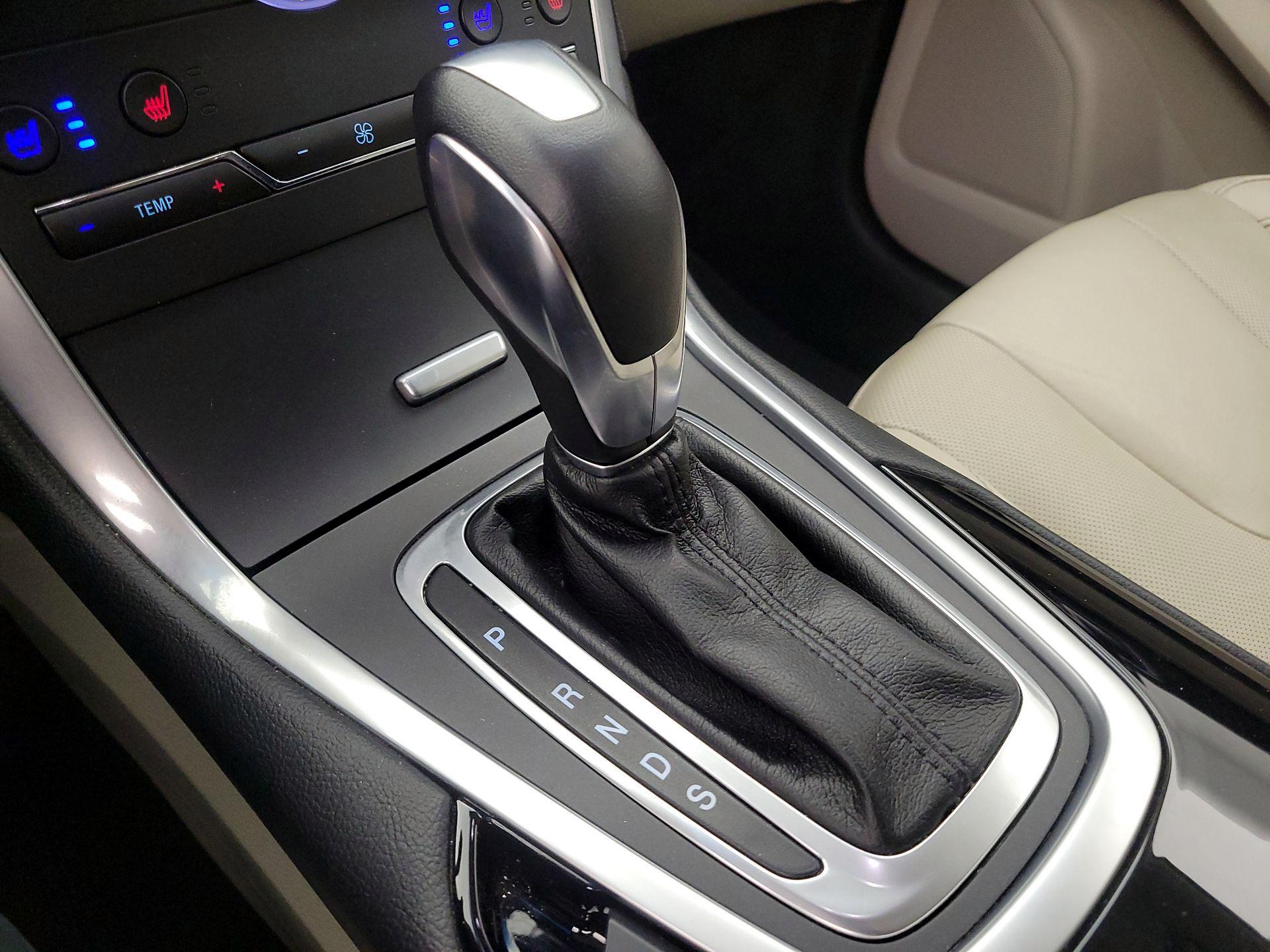 Thumbnail: 2018 Ford Edge - 18