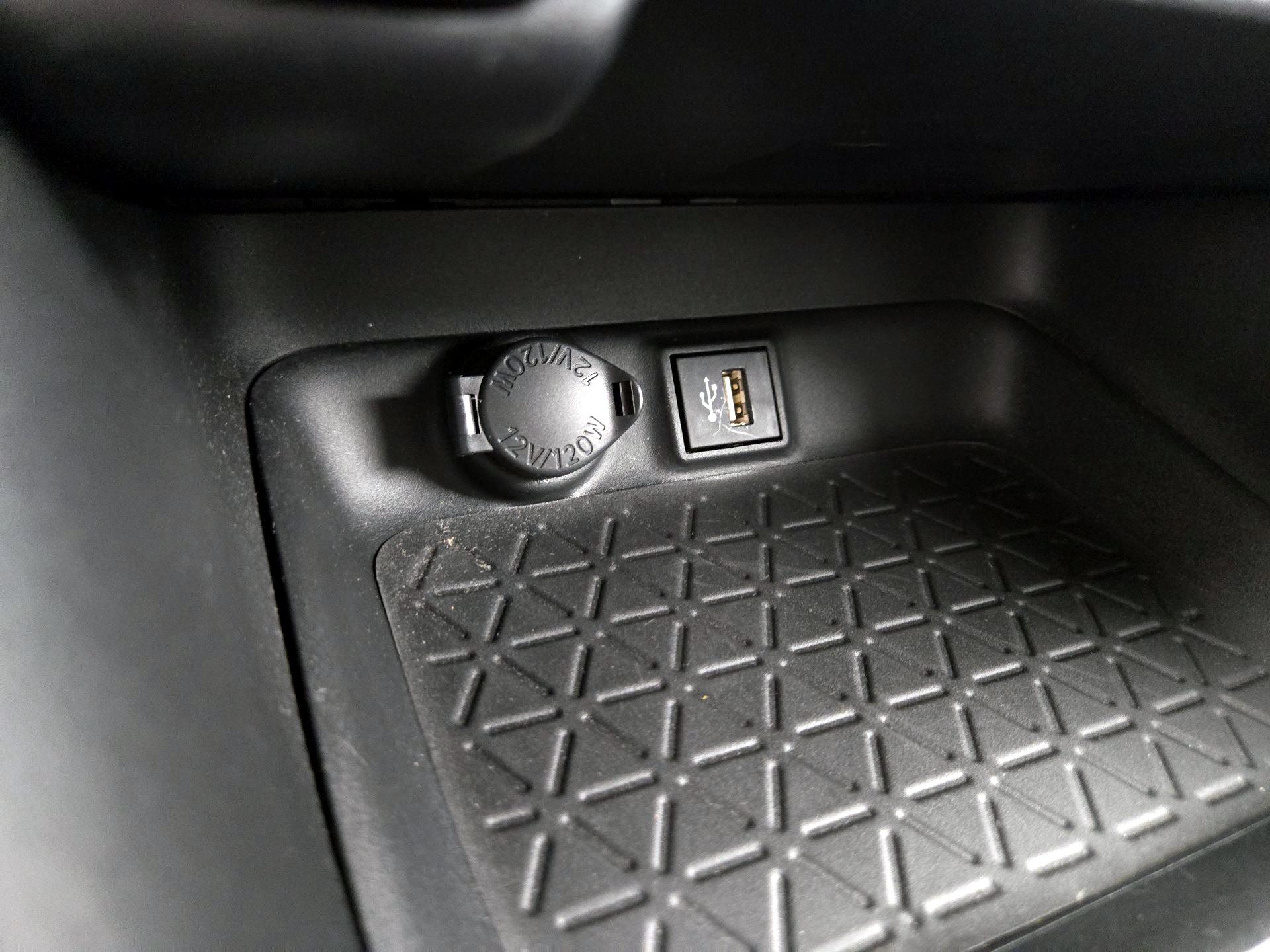 Thumbnail: 2023 Toyota RAV4 - 18