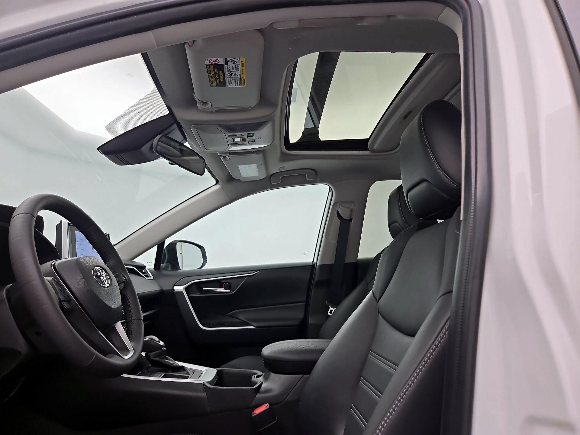 Thumbnail: 2023 Toyota RAV4 - 19