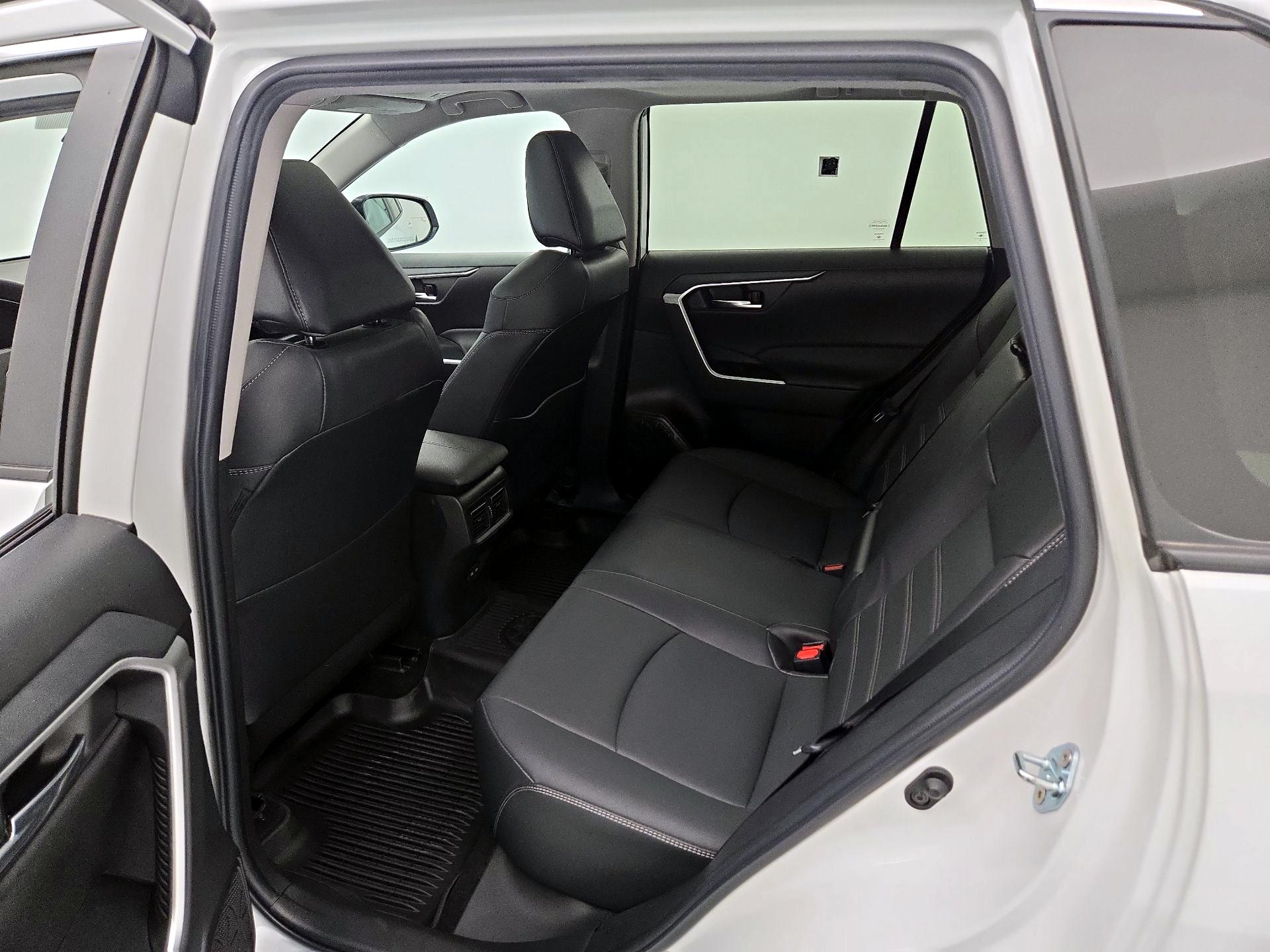 Thumbnail: 2023 Toyota RAV4 - 20