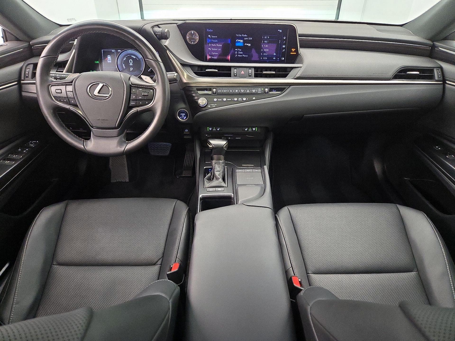 Thumbnail: 2021 Lexus ES - 9