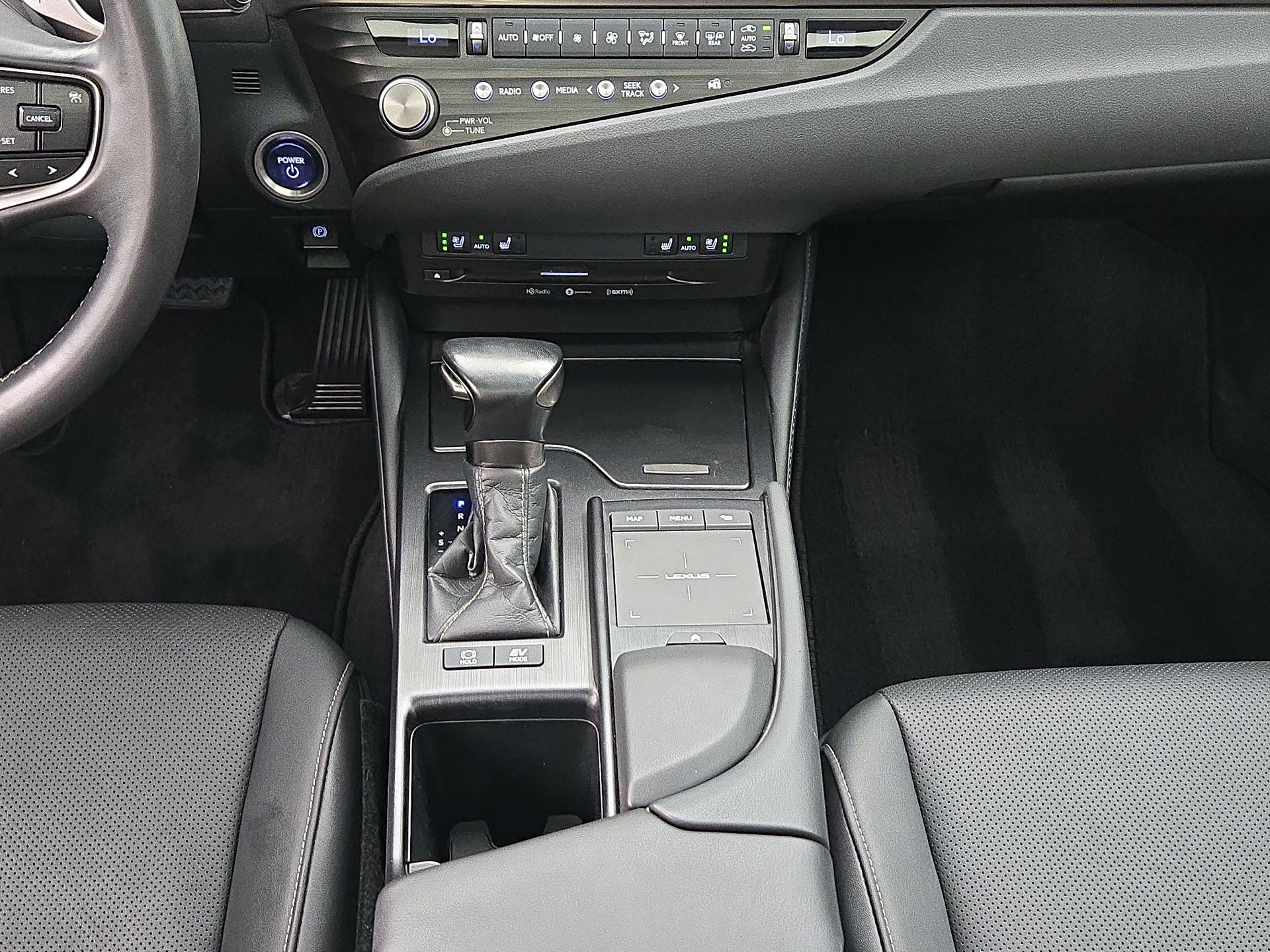Thumbnail: 2021 Lexus ES - 18