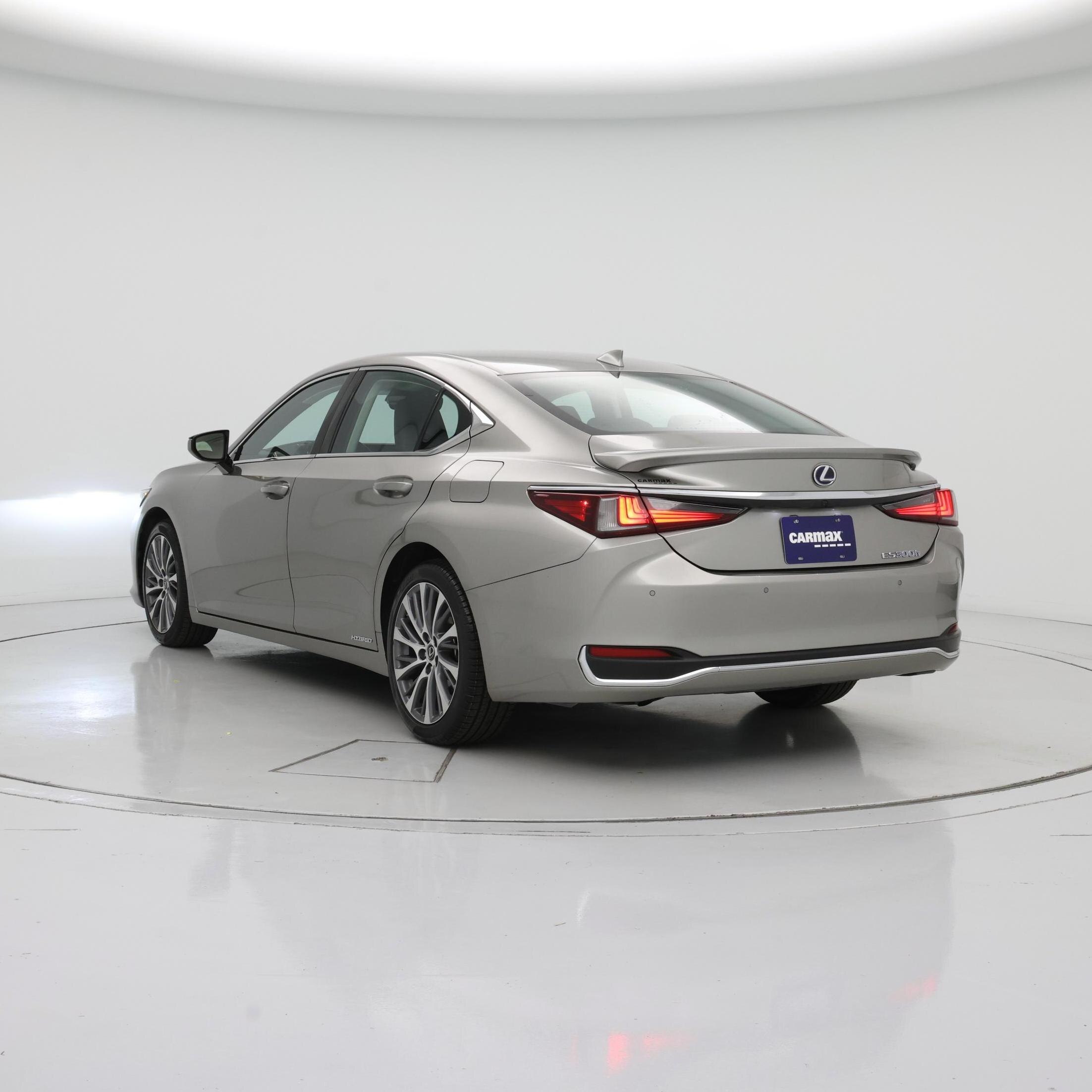 Thumbnail: 2021 Lexus ES - 2