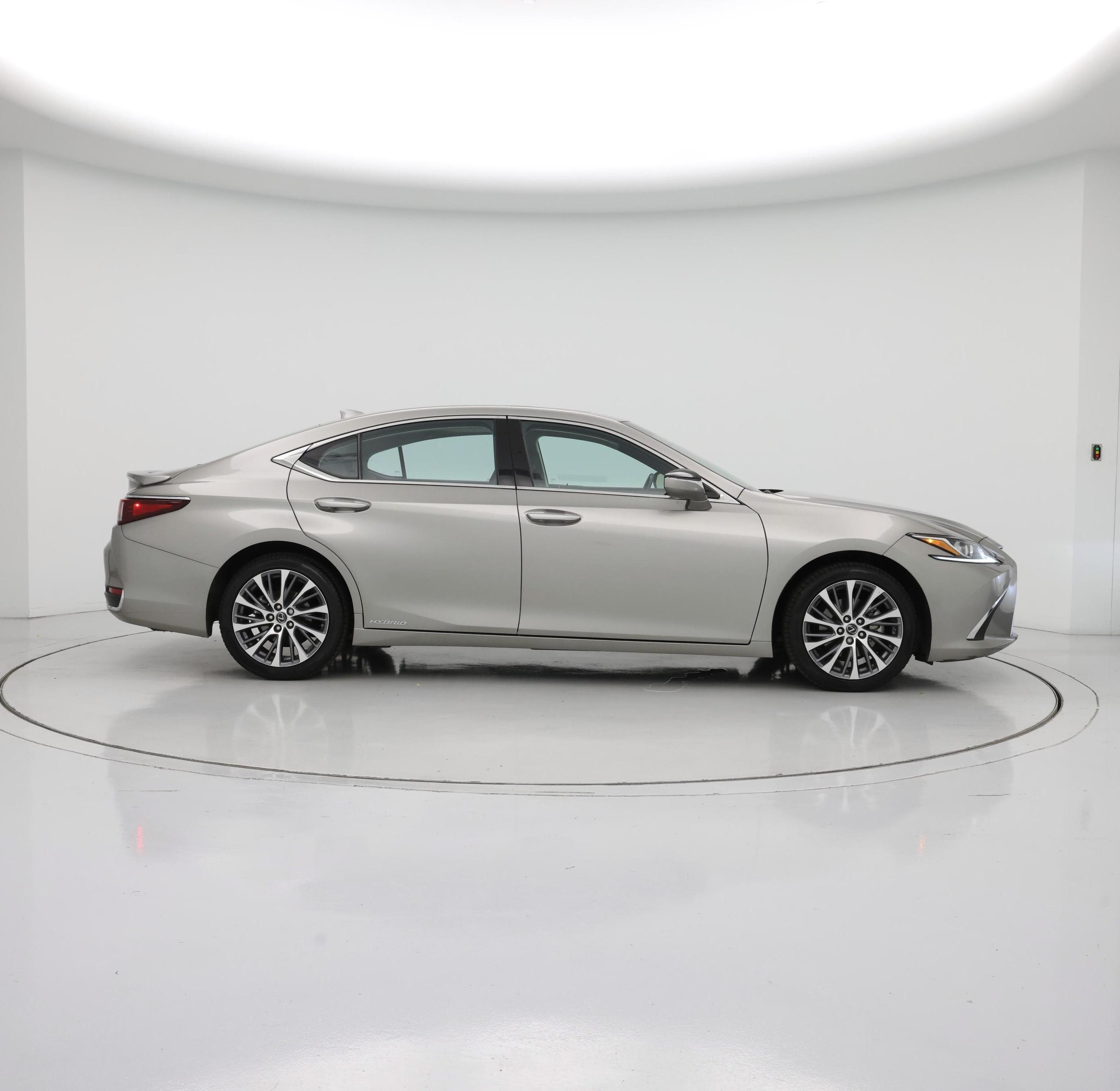 Thumbnail: 2021 Lexus ES - 7